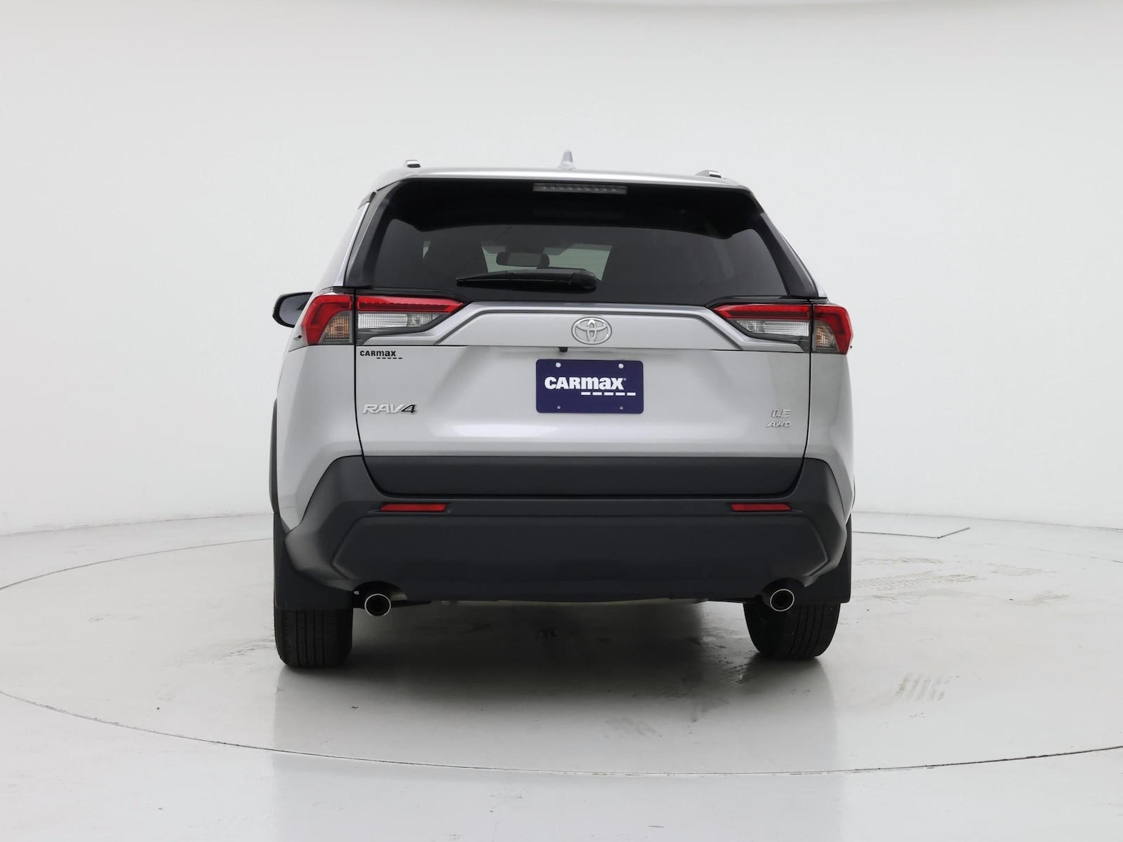 2019 Toyota RAV4 LE - Photo 7