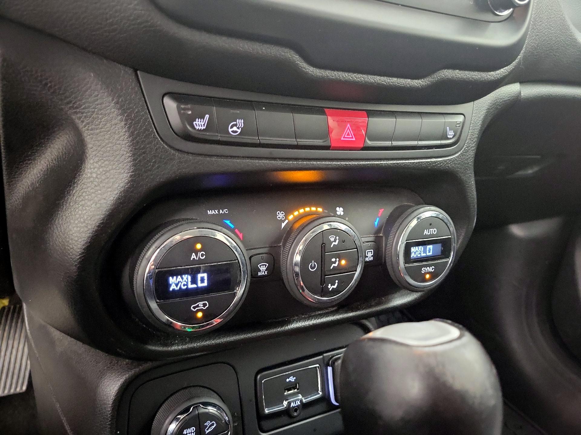 Thumbnail: 2017 Jeep Renegade - 16