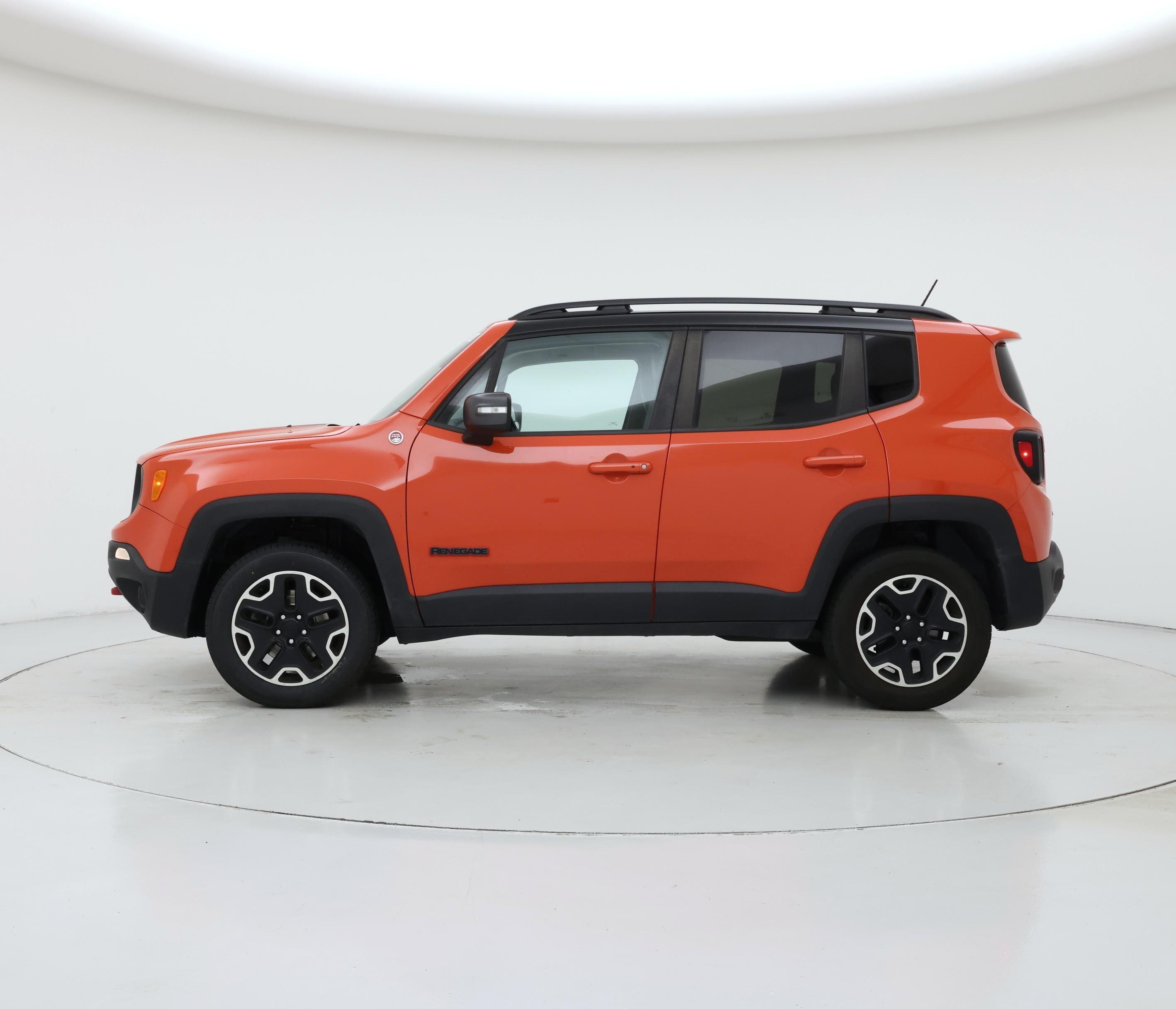 Thumbnail: 2017 Jeep Renegade - 3