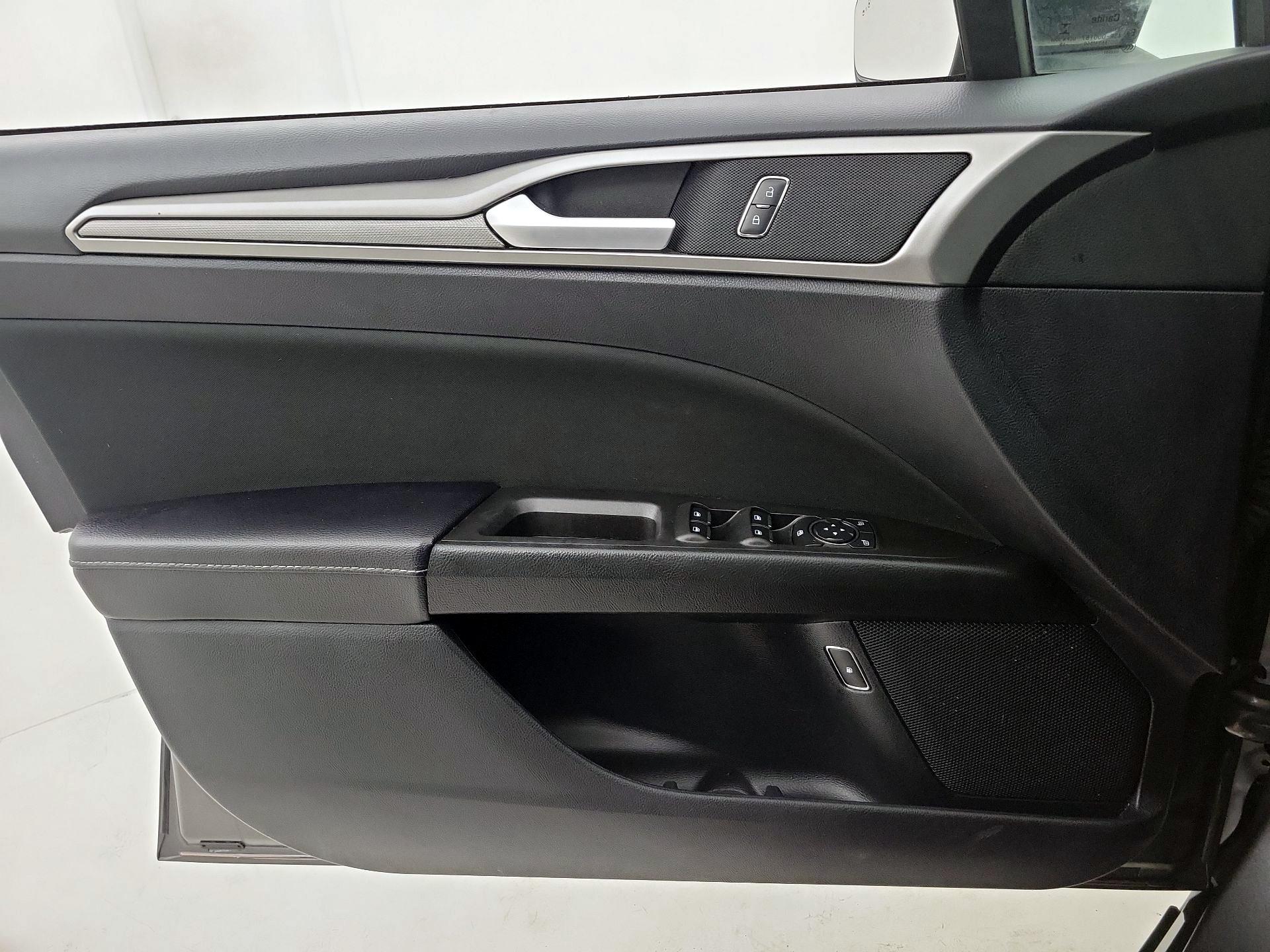 Thumbnail: 2020 Ford Fusion - 12