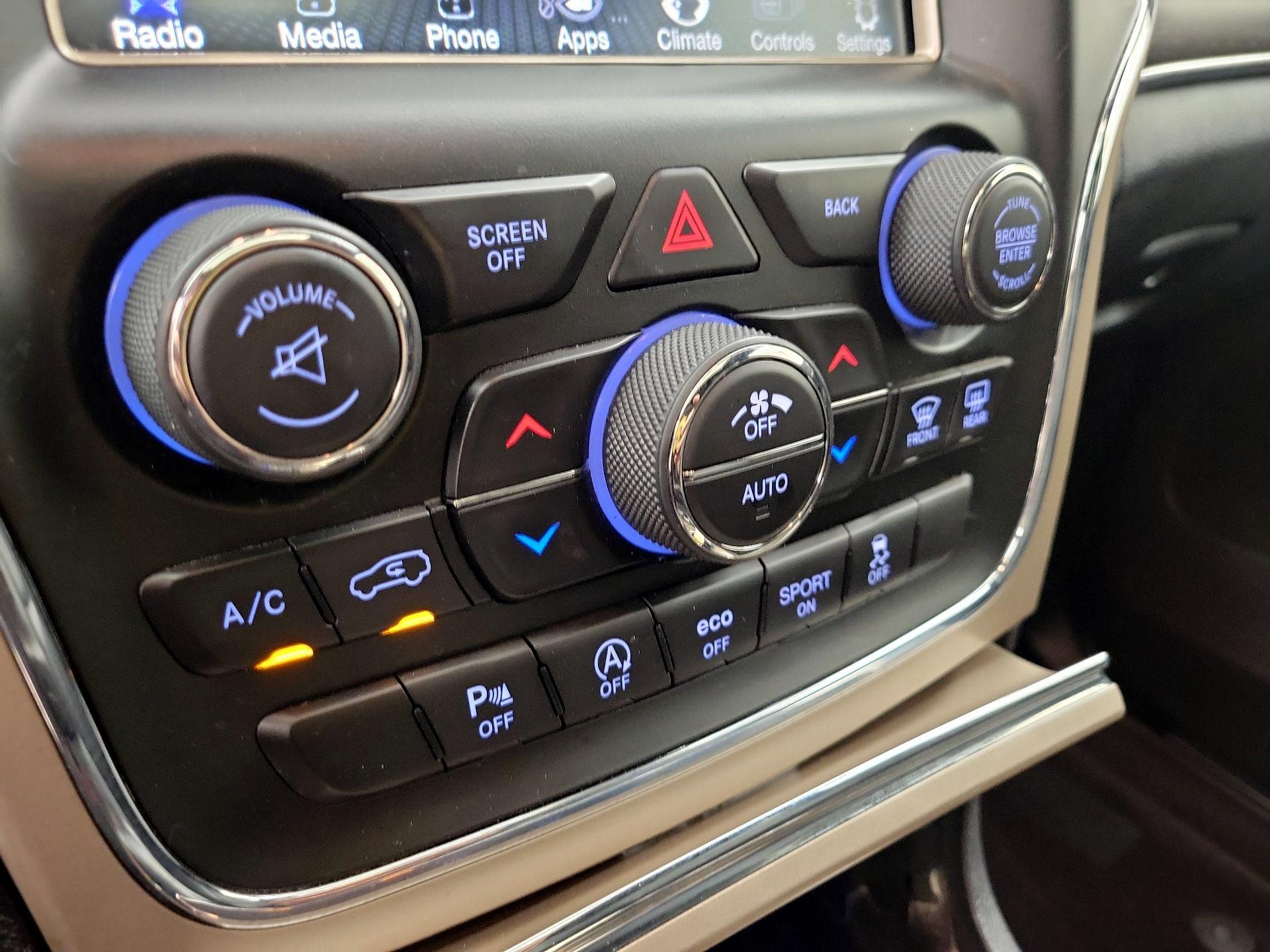 Thumbnail: 2017 Jeep Grand Cherokee - 16