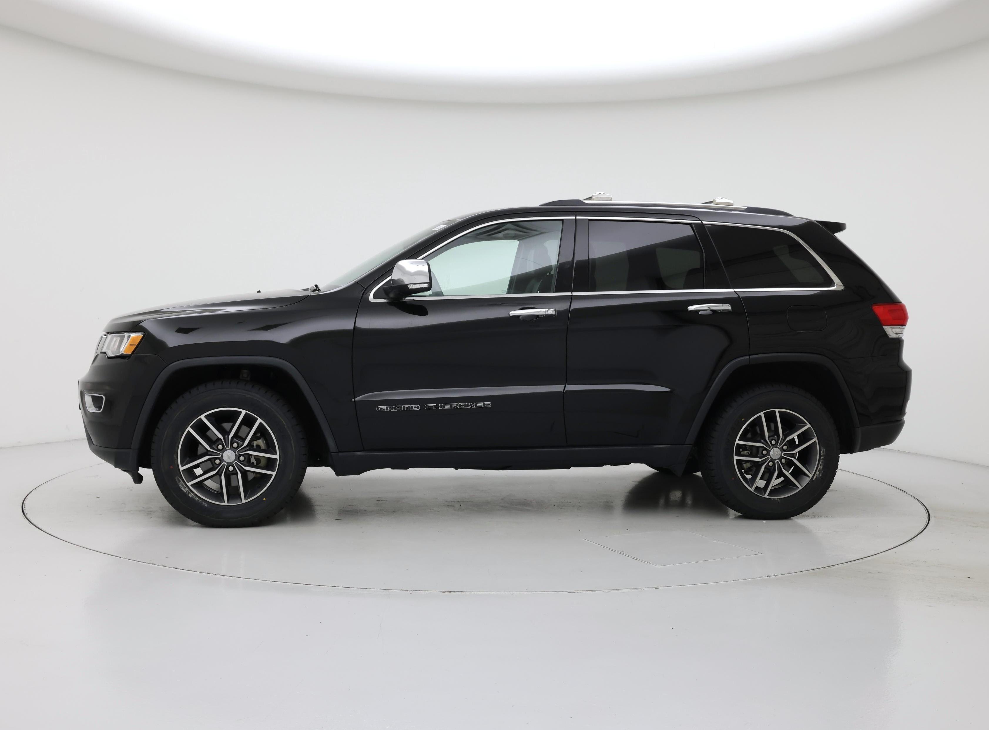 Thumbnail: 2017 Jeep Grand Cherokee - 3