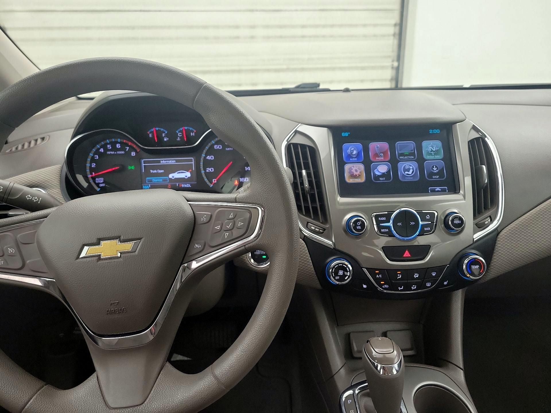 Thumbnail: 2017 Chevrolet Cruze - 9