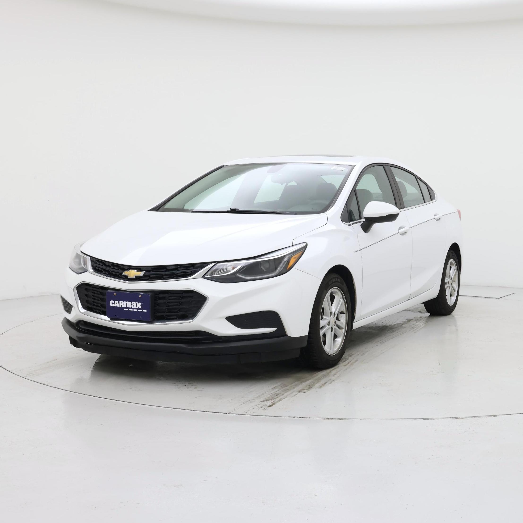 Thumbnail: 2017 Chevrolet Cruze - 4