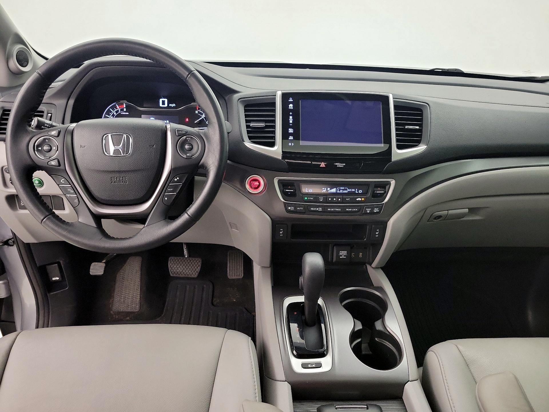 Thumbnail: 2017 Honda Pilot - 9