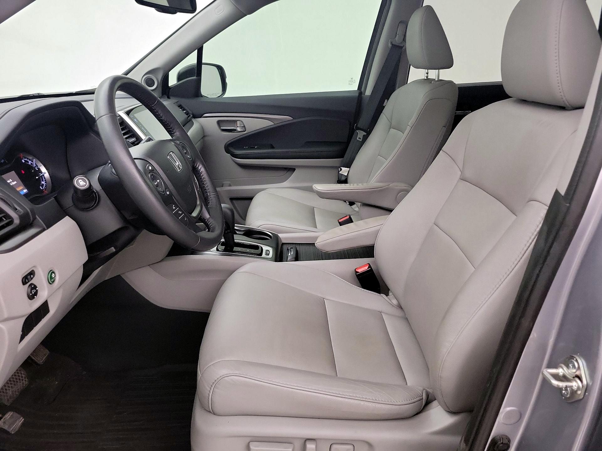 Thumbnail: 2017 Honda Pilot - 11