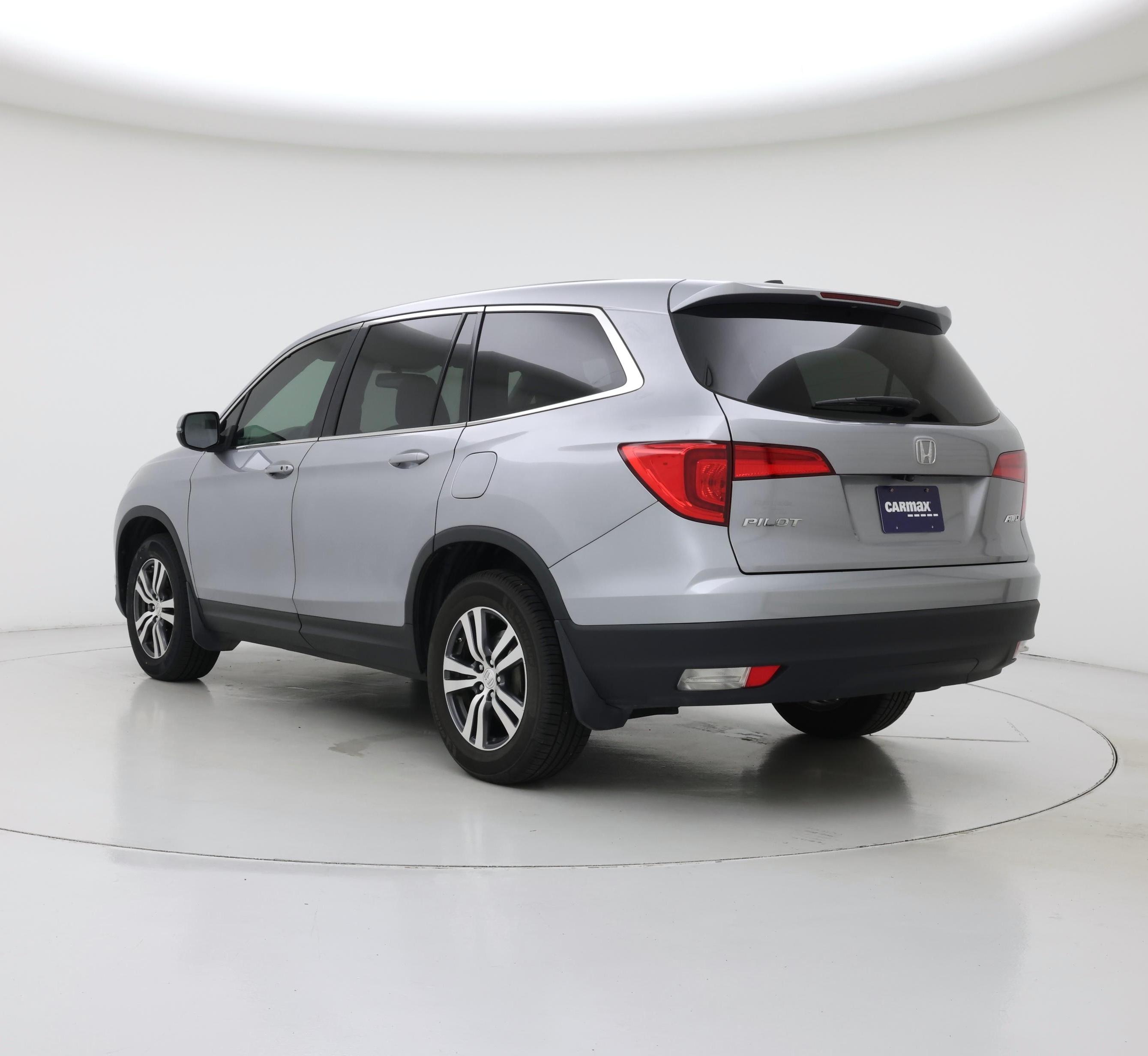 Thumbnail: 2017 Honda Pilot - 2