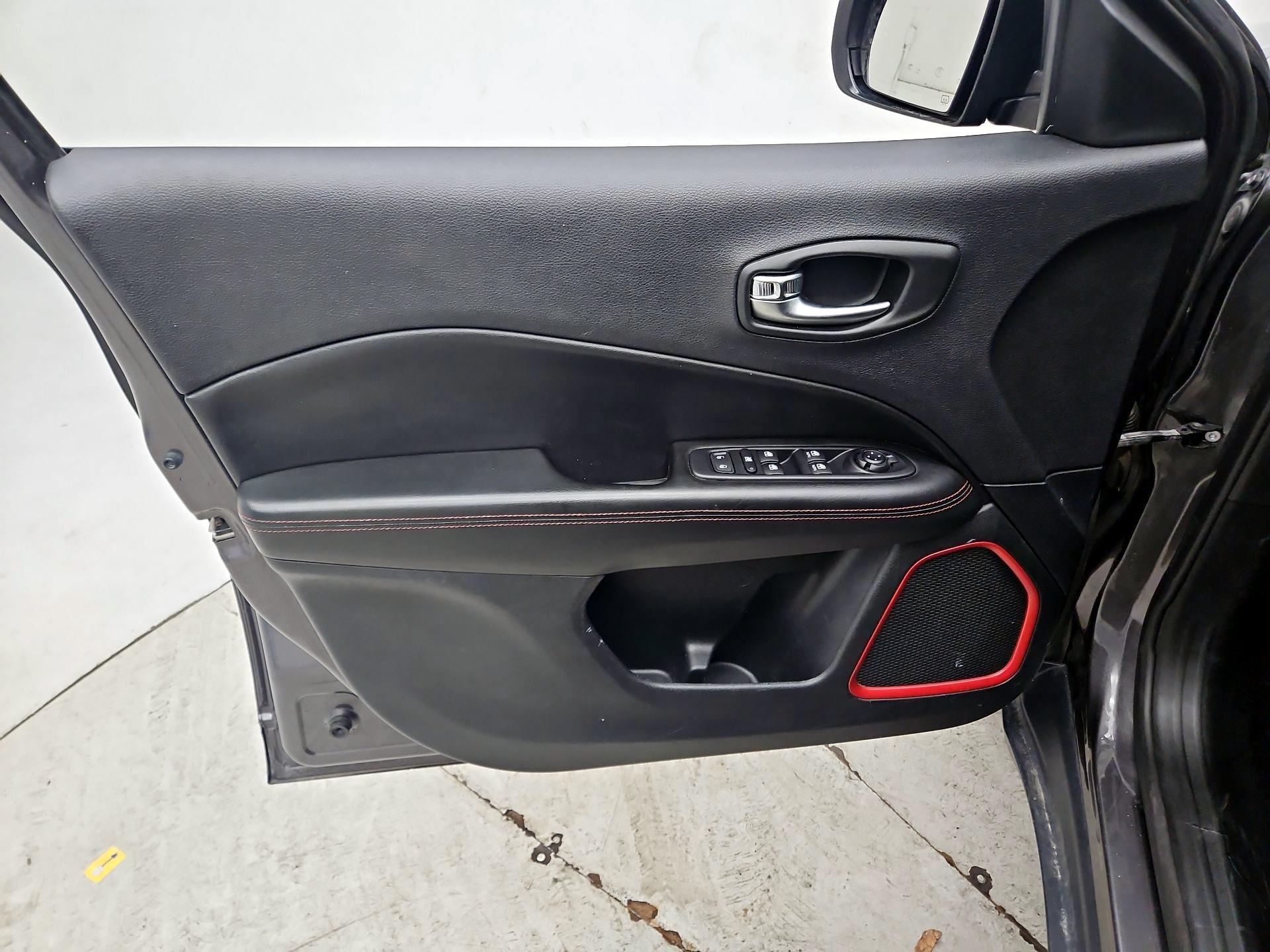 Thumbnail: 2019 Jeep Compass - 12