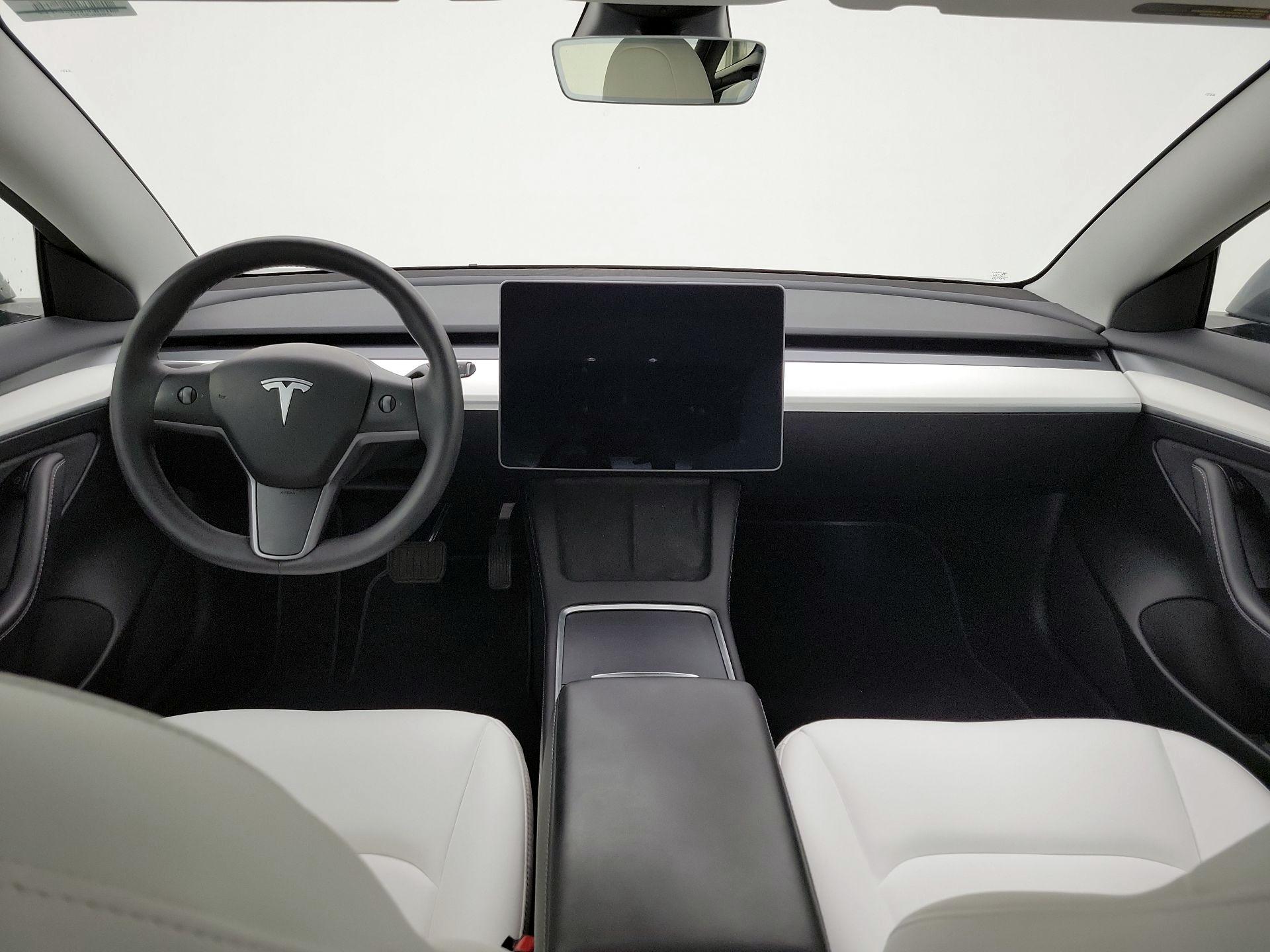 Thumbnail: 2023 Tesla Model 3 - 9