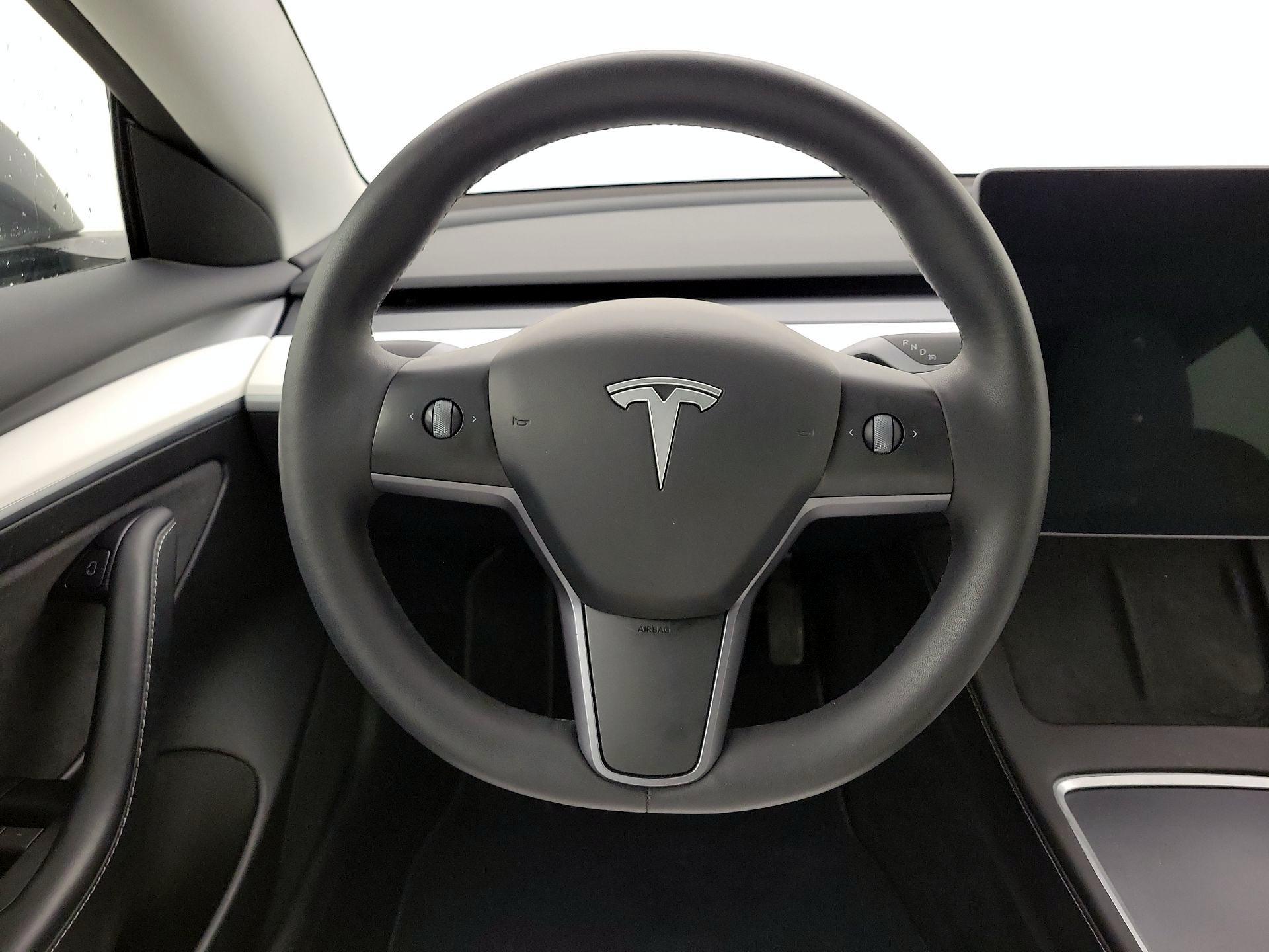 Thumbnail: 2023 Tesla Model 3 - 10