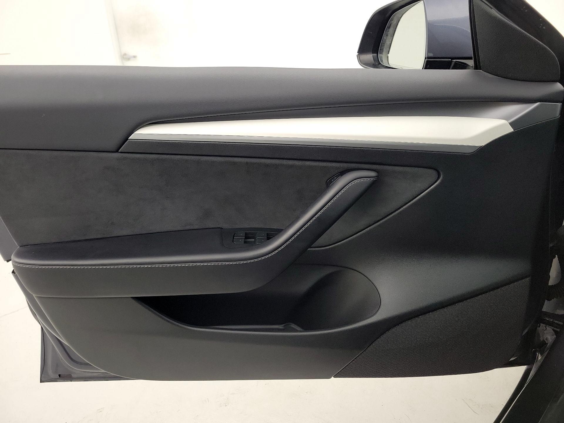 Thumbnail: 2023 Tesla Model 3 - 12