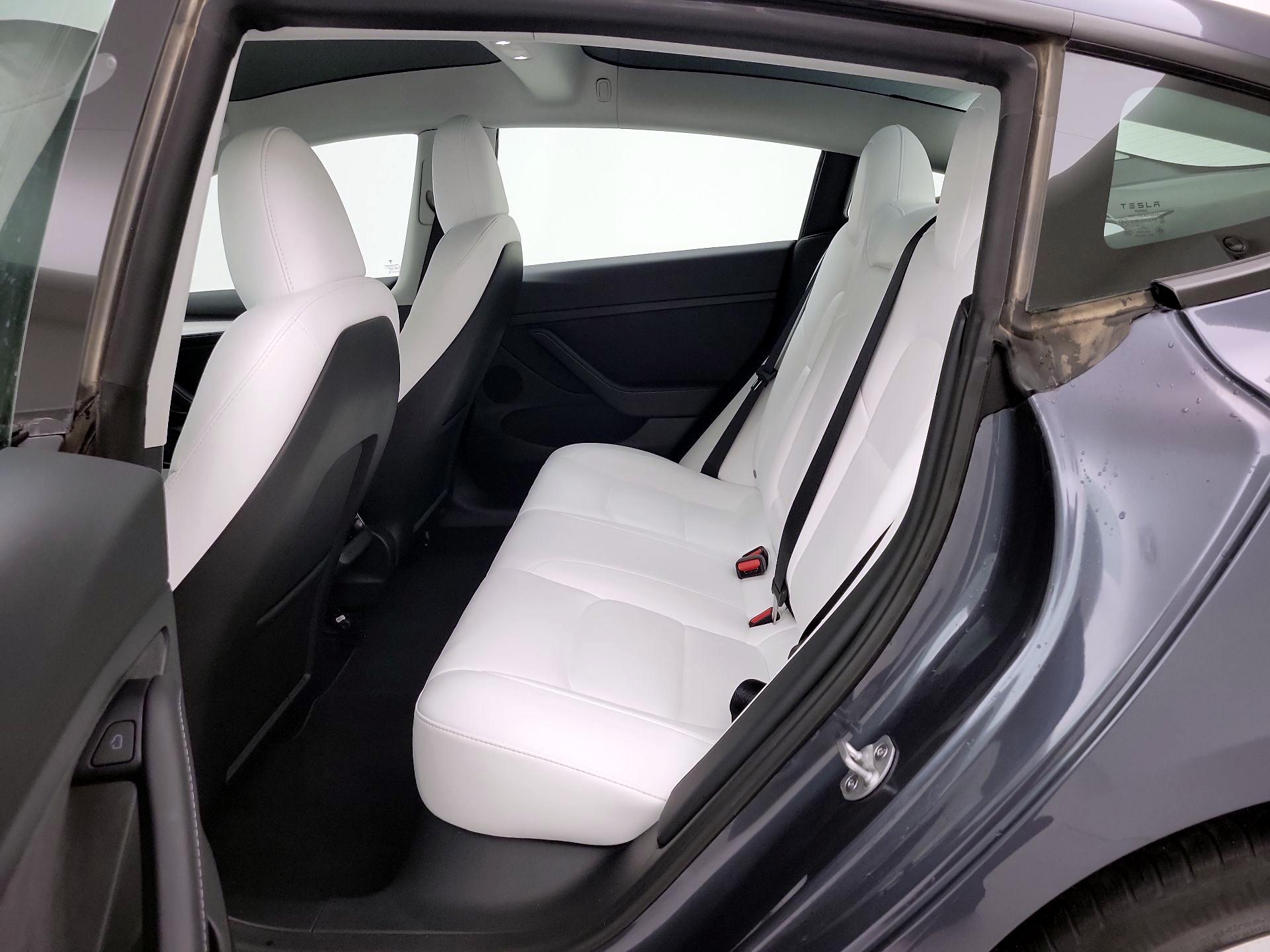 Thumbnail: 2023 Tesla Model 3 - 19