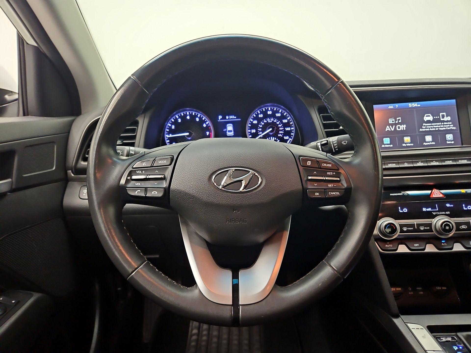 Thumbnail: 2019 Hyundai Elantra - 10