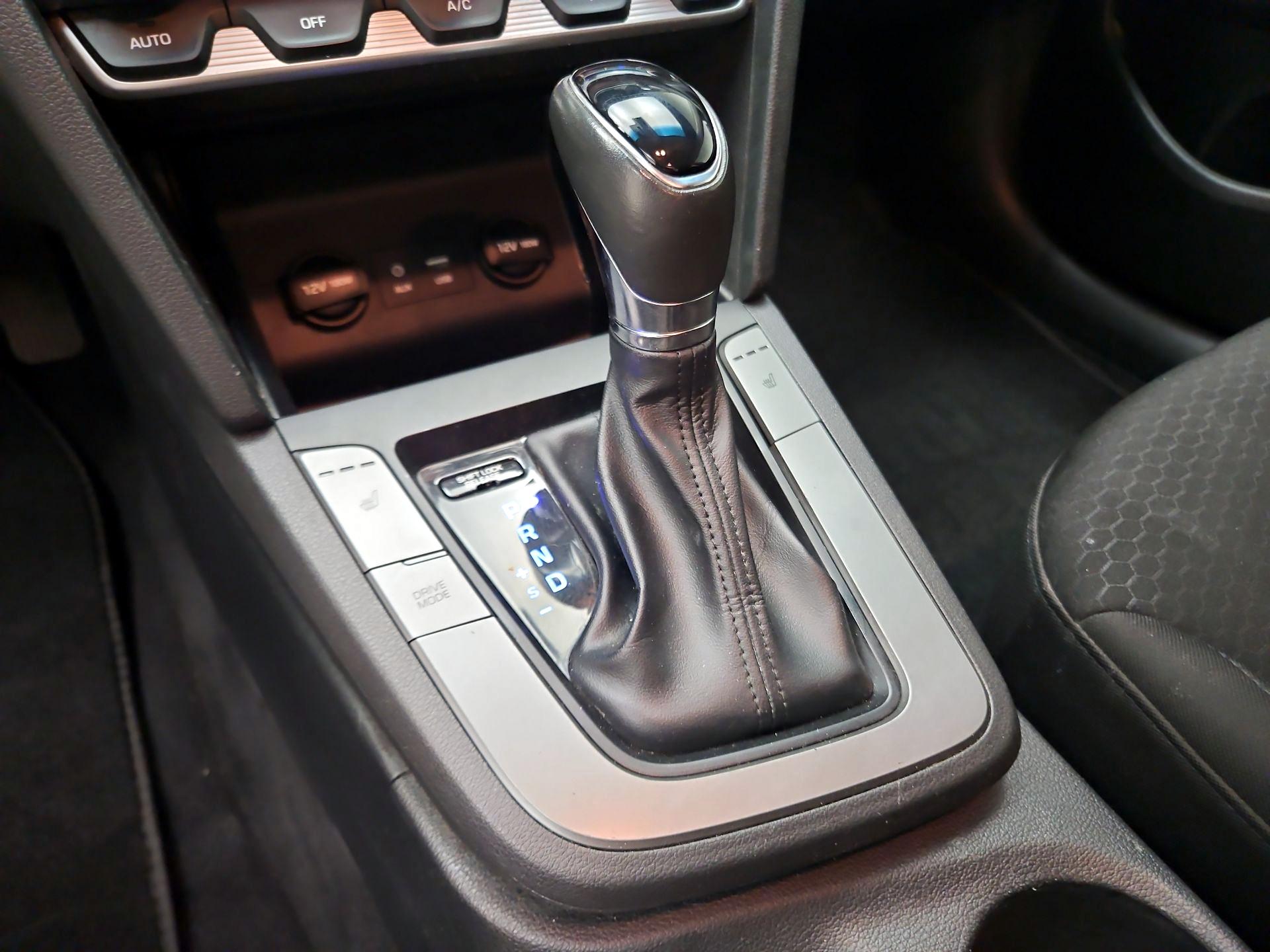 Thumbnail: 2019 Hyundai Elantra - 17