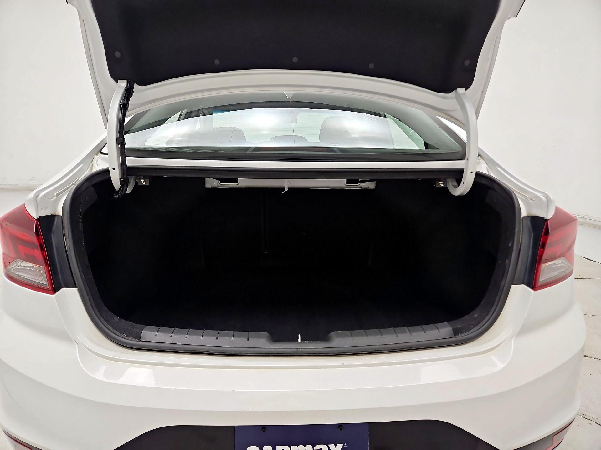 Thumbnail: 2019 Hyundai Elantra - 20