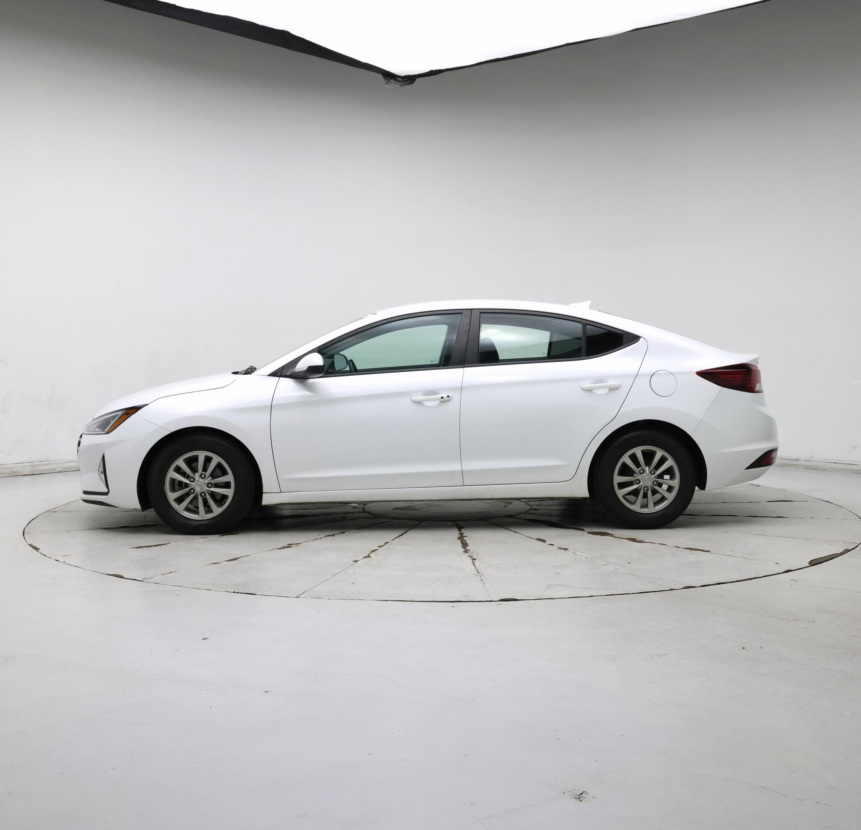 Thumbnail: 2019 Hyundai Elantra - 3