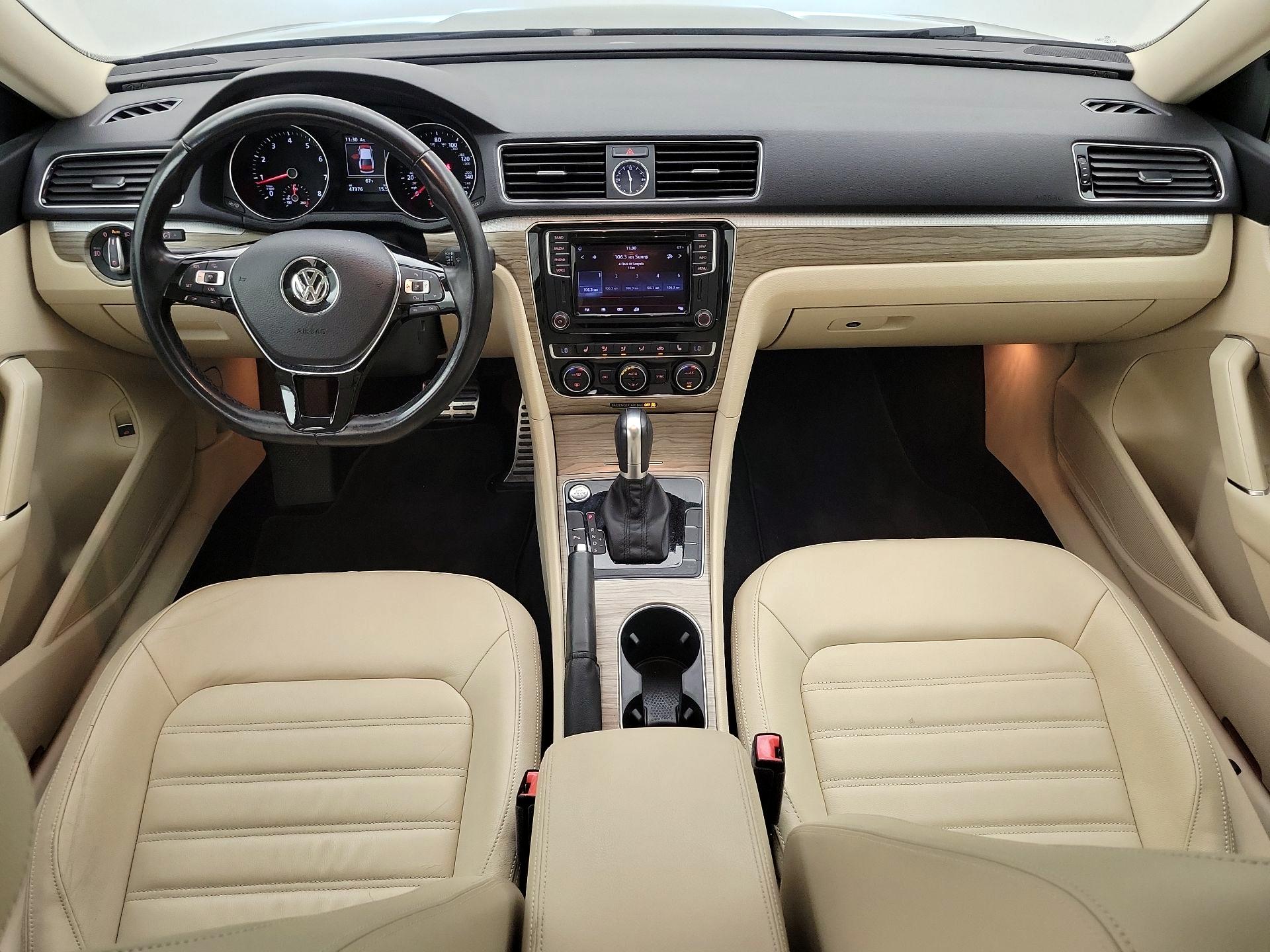 Thumbnail: 2017 Volkswagen Passat - 9