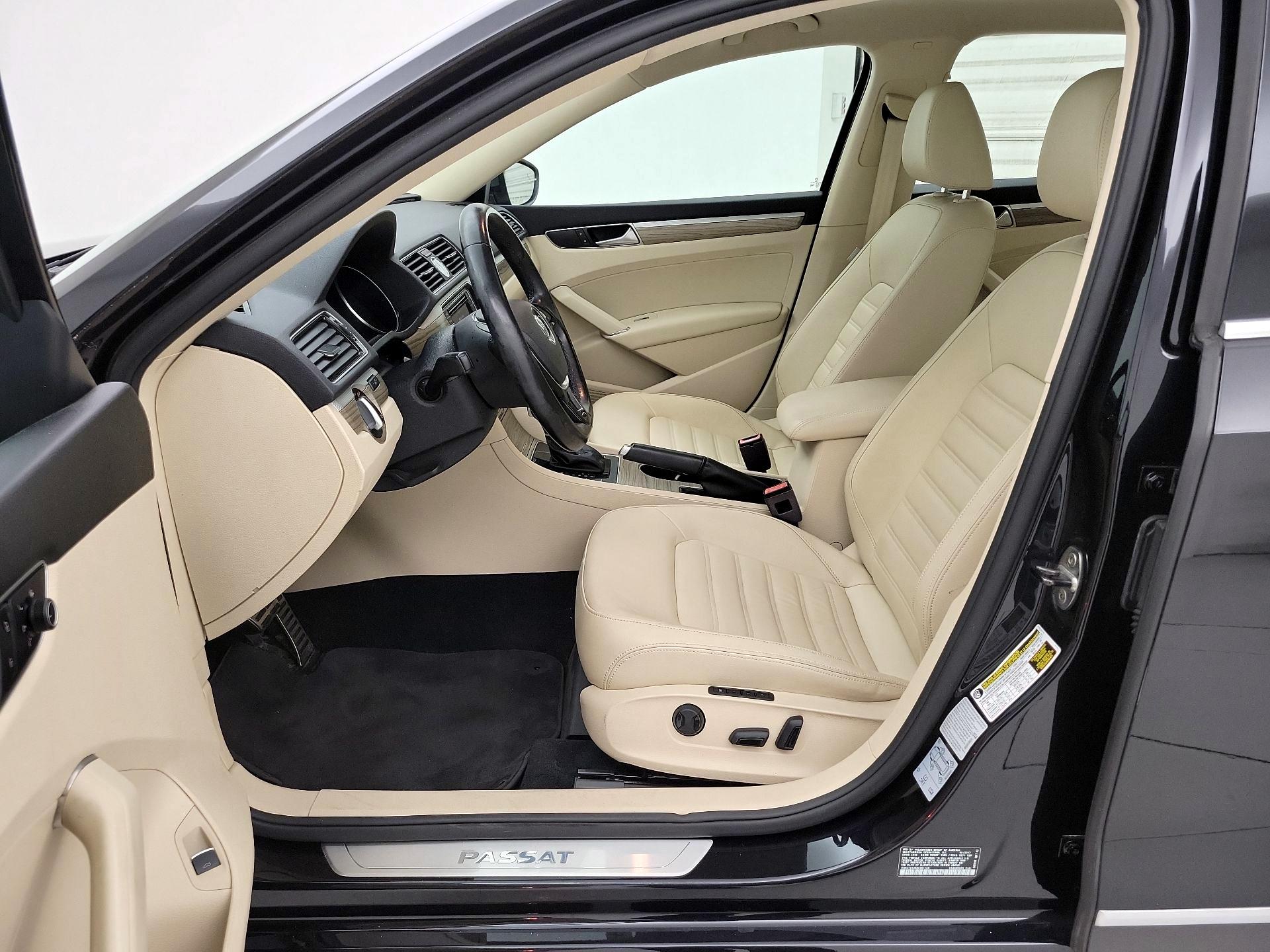 Thumbnail: 2017 Volkswagen Passat - 11