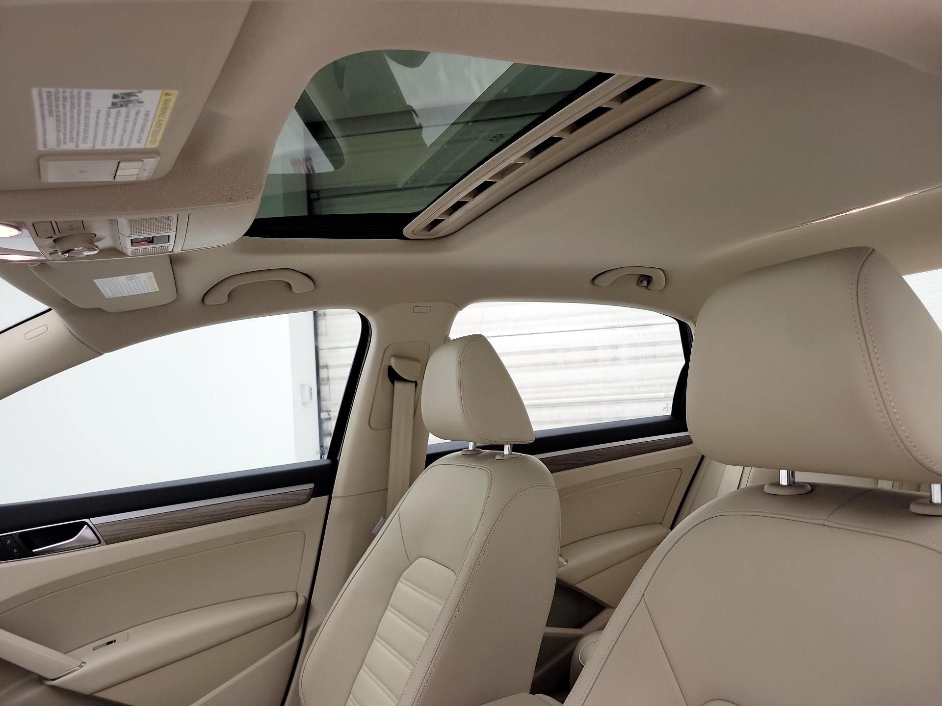 Thumbnail: 2017 Volkswagen Passat - 19