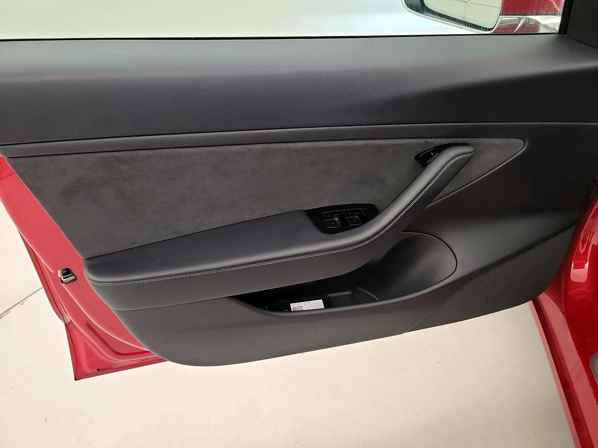 Thumbnail: 2020 Tesla Model 3 - 12