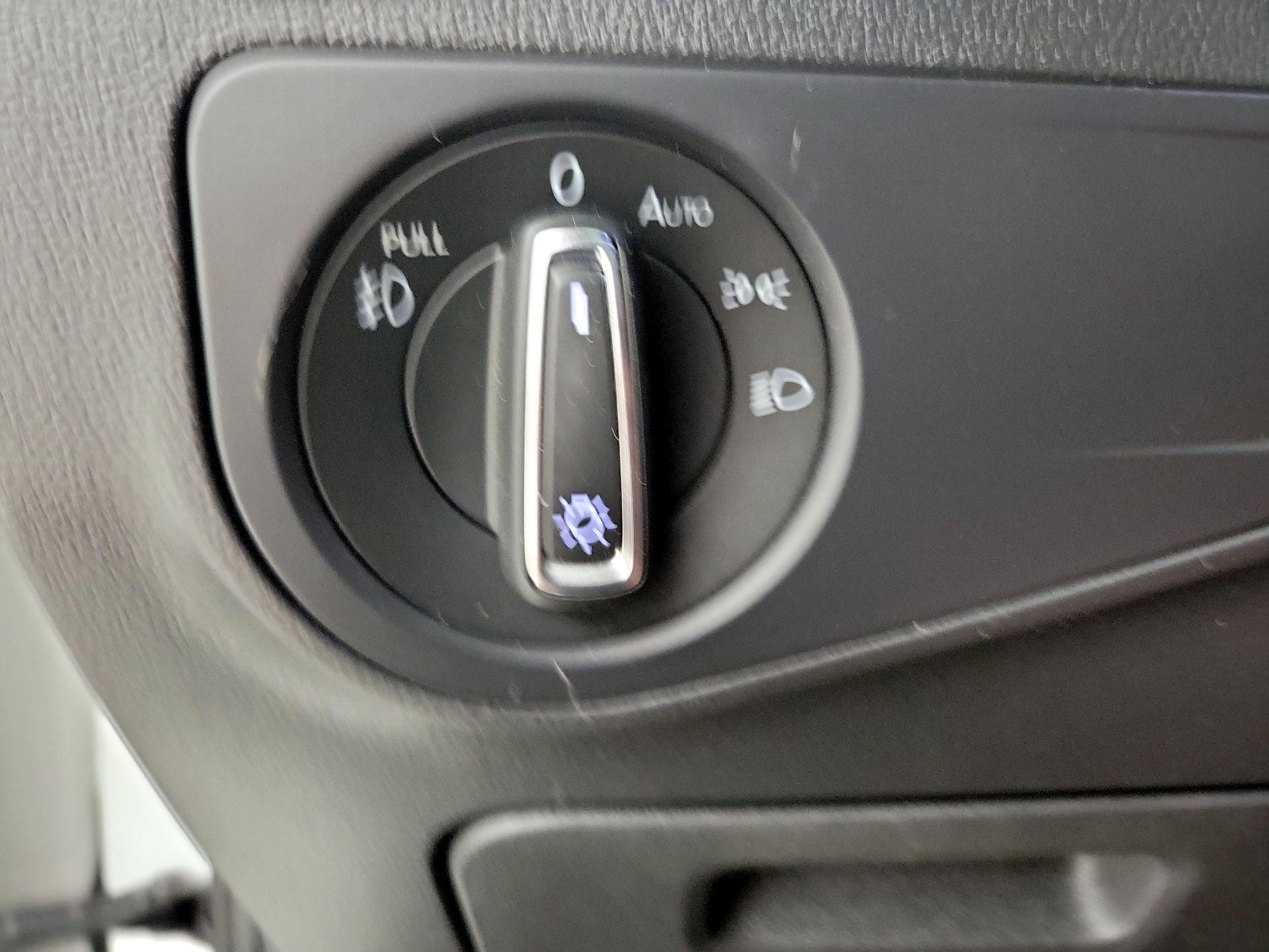 Thumbnail: 2021 Volkswagen Tiguan - 13
