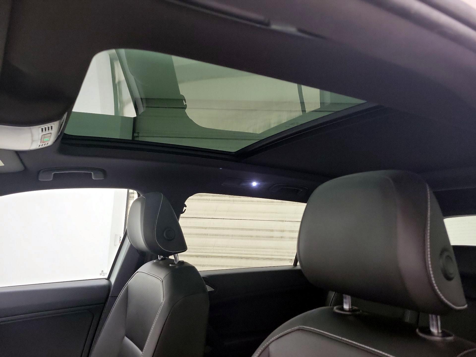 Thumbnail: 2021 Volkswagen Tiguan - 19
