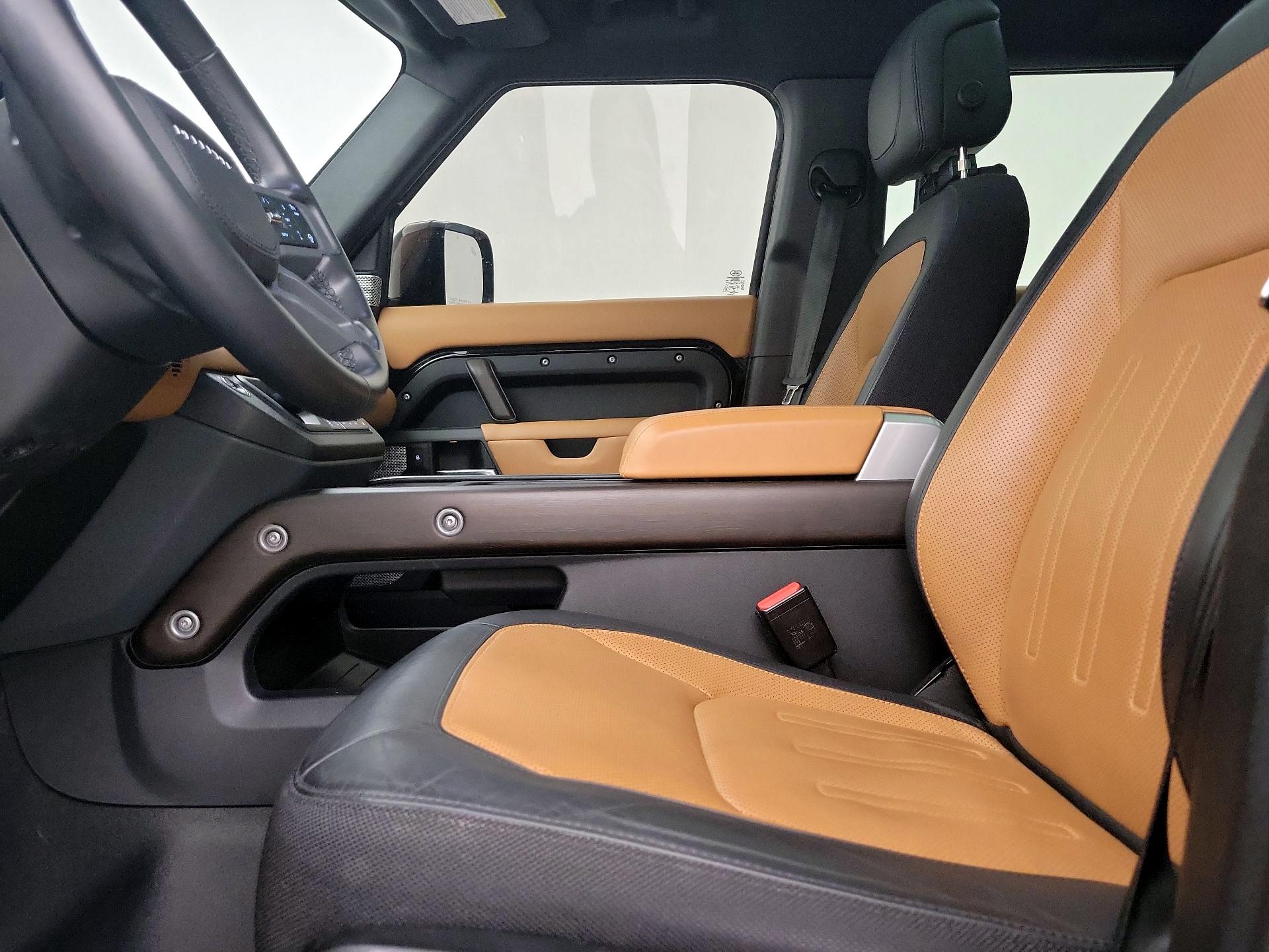 Thumbnail: 2023 Land Rover Defender - 11