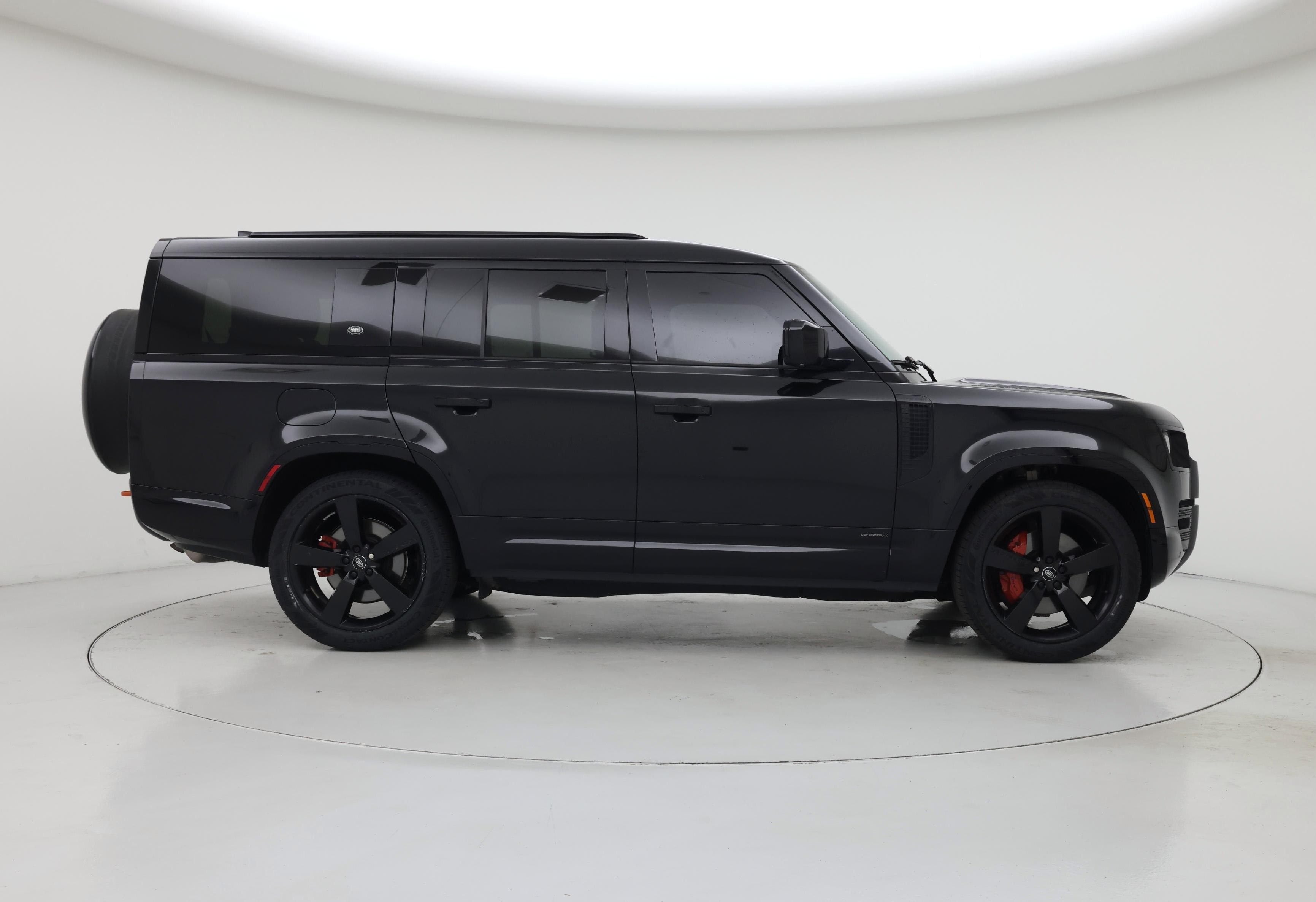 Thumbnail: 2023 Land Rover Defender - 7