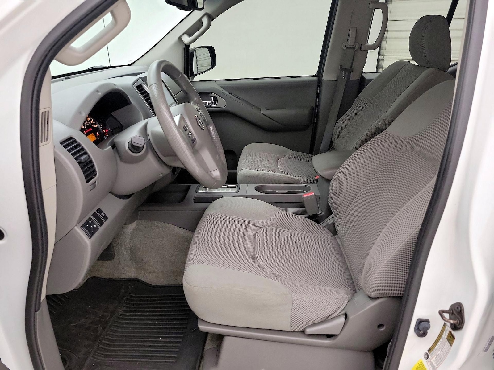 2014 Nissan Frontier SV - Photo 12