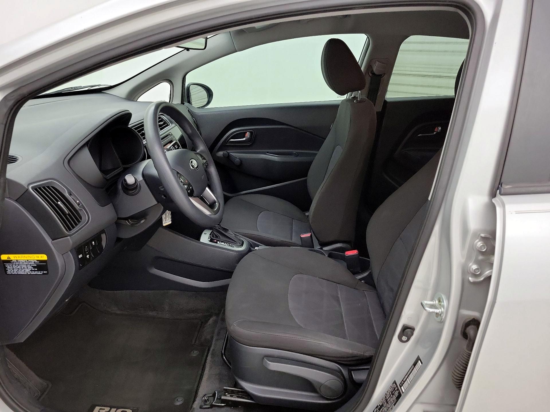 Thumbnail: 2016 Kia Rio - 11