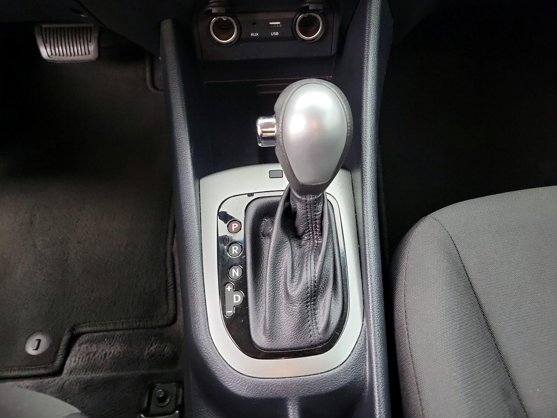 Thumbnail: 2016 Kia Rio - 16