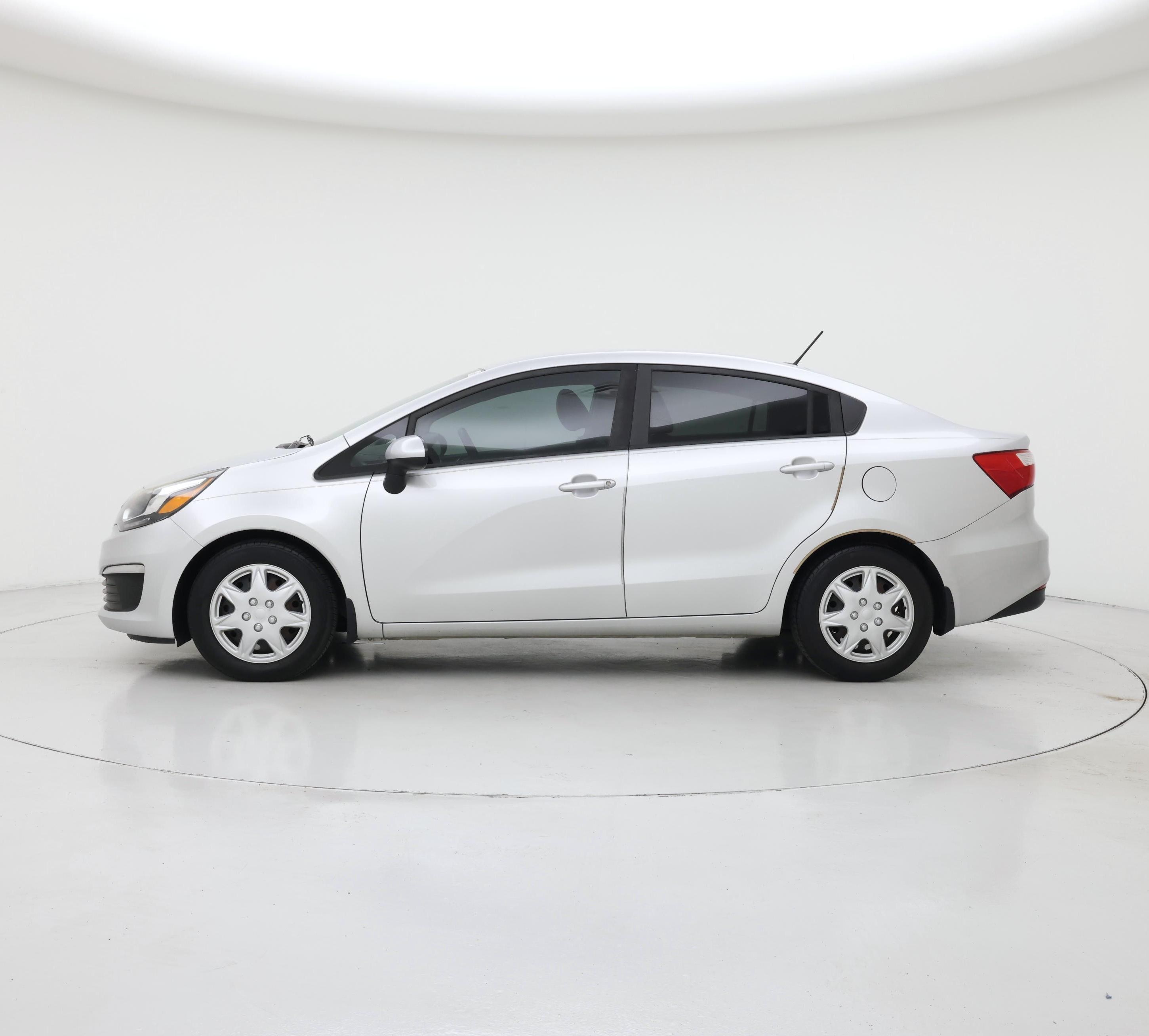 Thumbnail: 2016 Kia Rio - 3