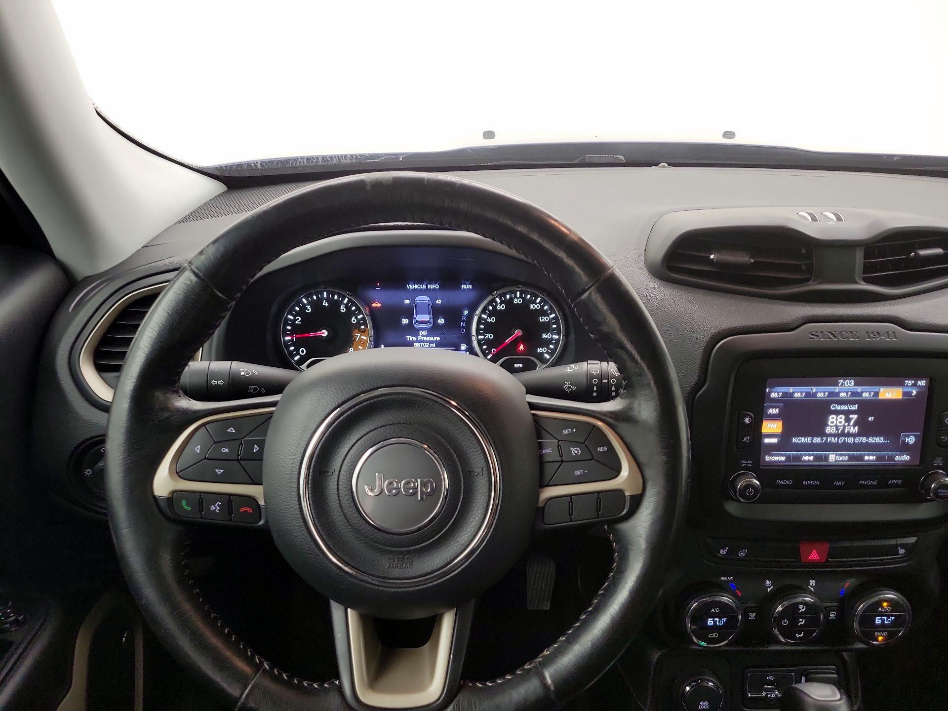 Thumbnail: 2017 Jeep Renegade - 10