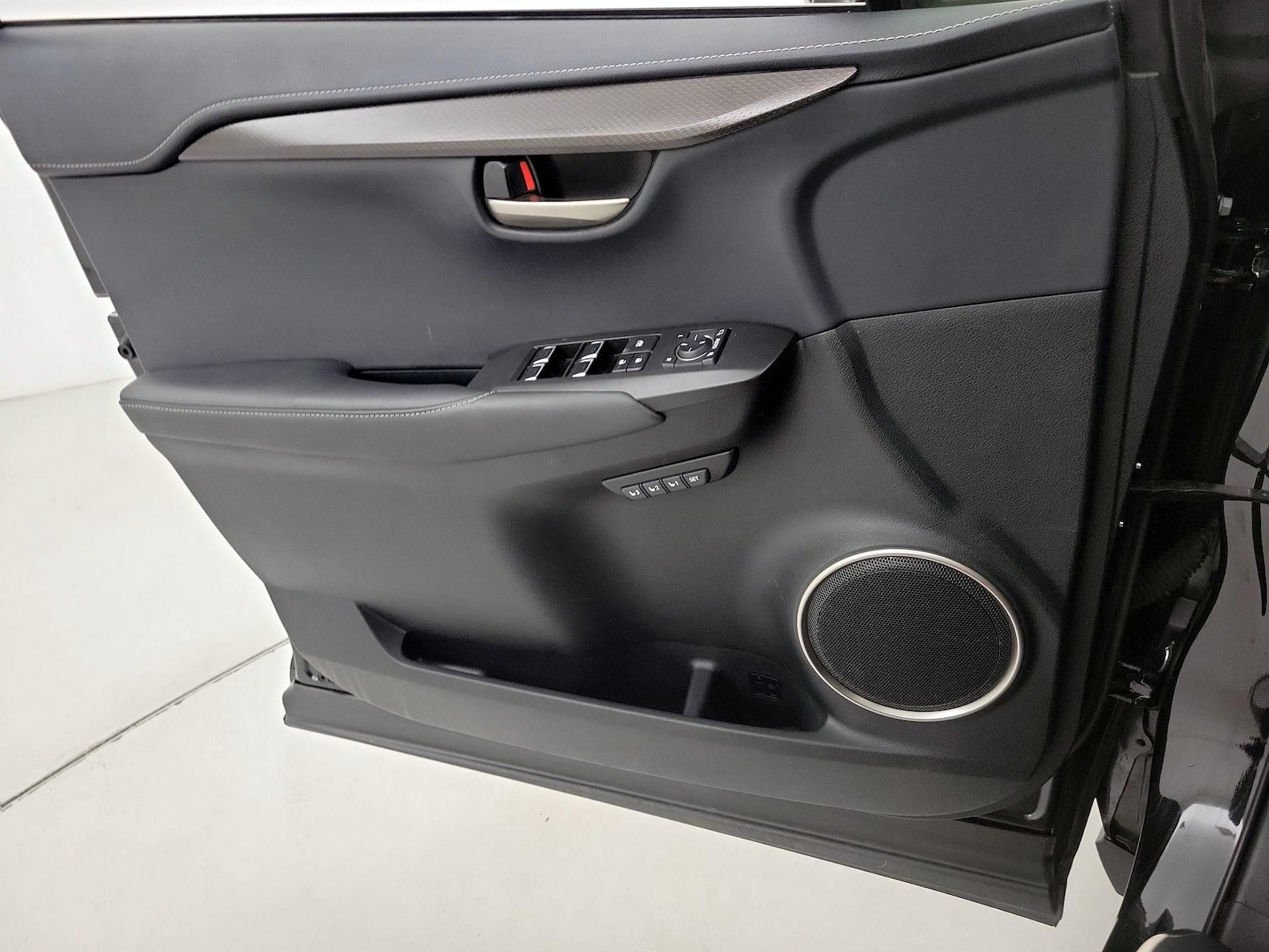2021 Lexus NX Hybrid 300h - Photo 13