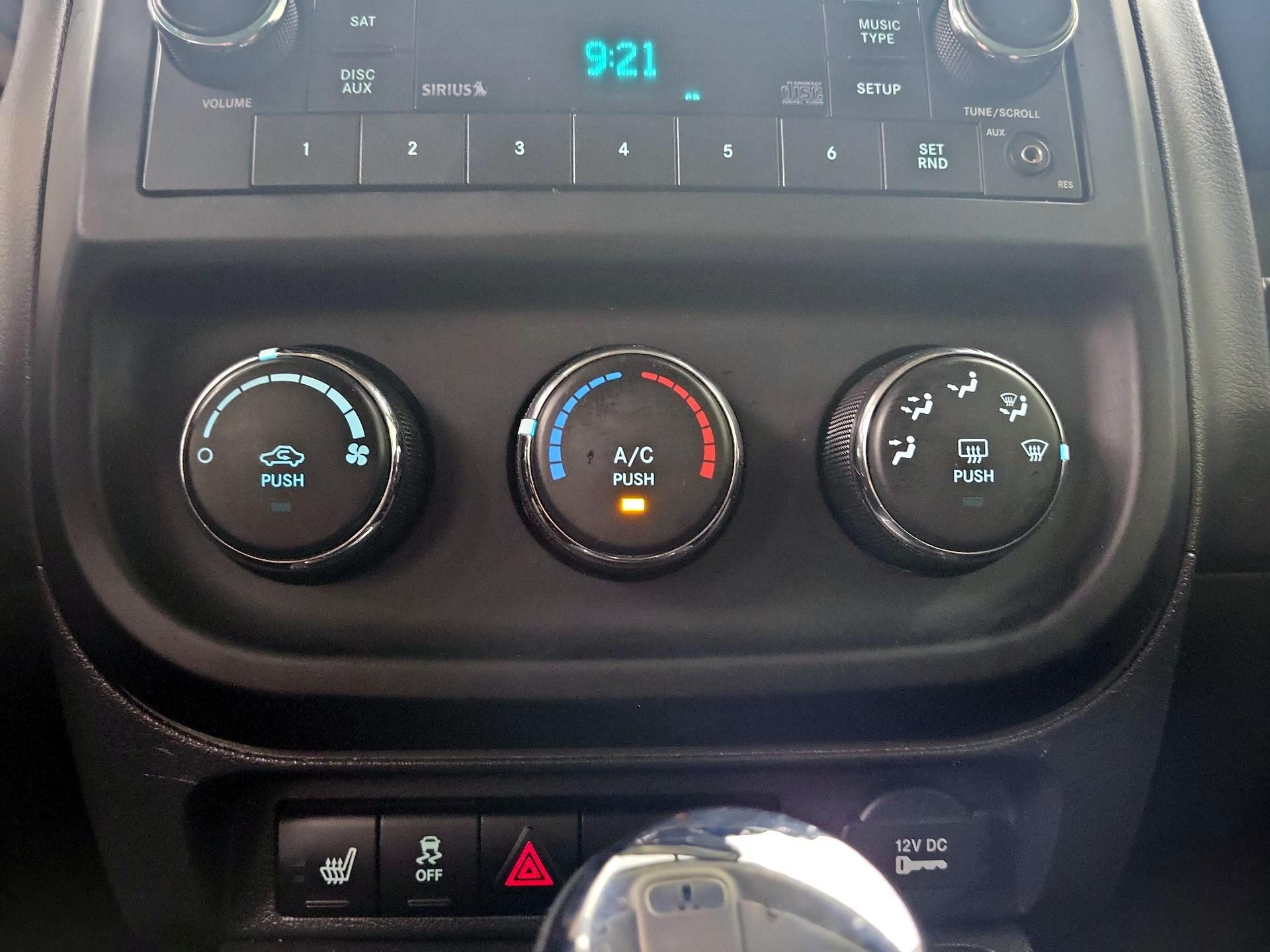 Thumbnail: 2015 Jeep Patriot - 15