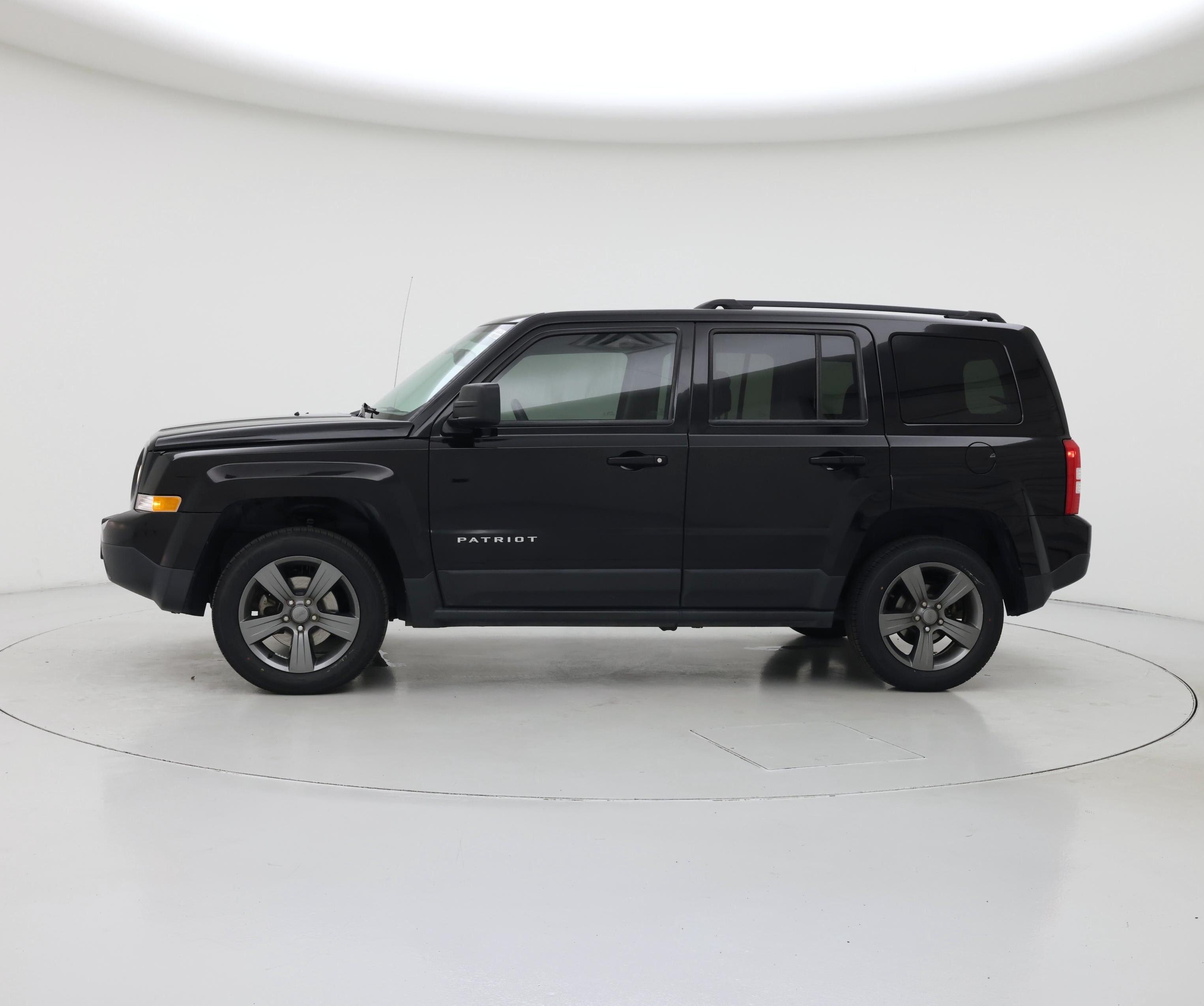 Thumbnail: 2015 Jeep Patriot - 3