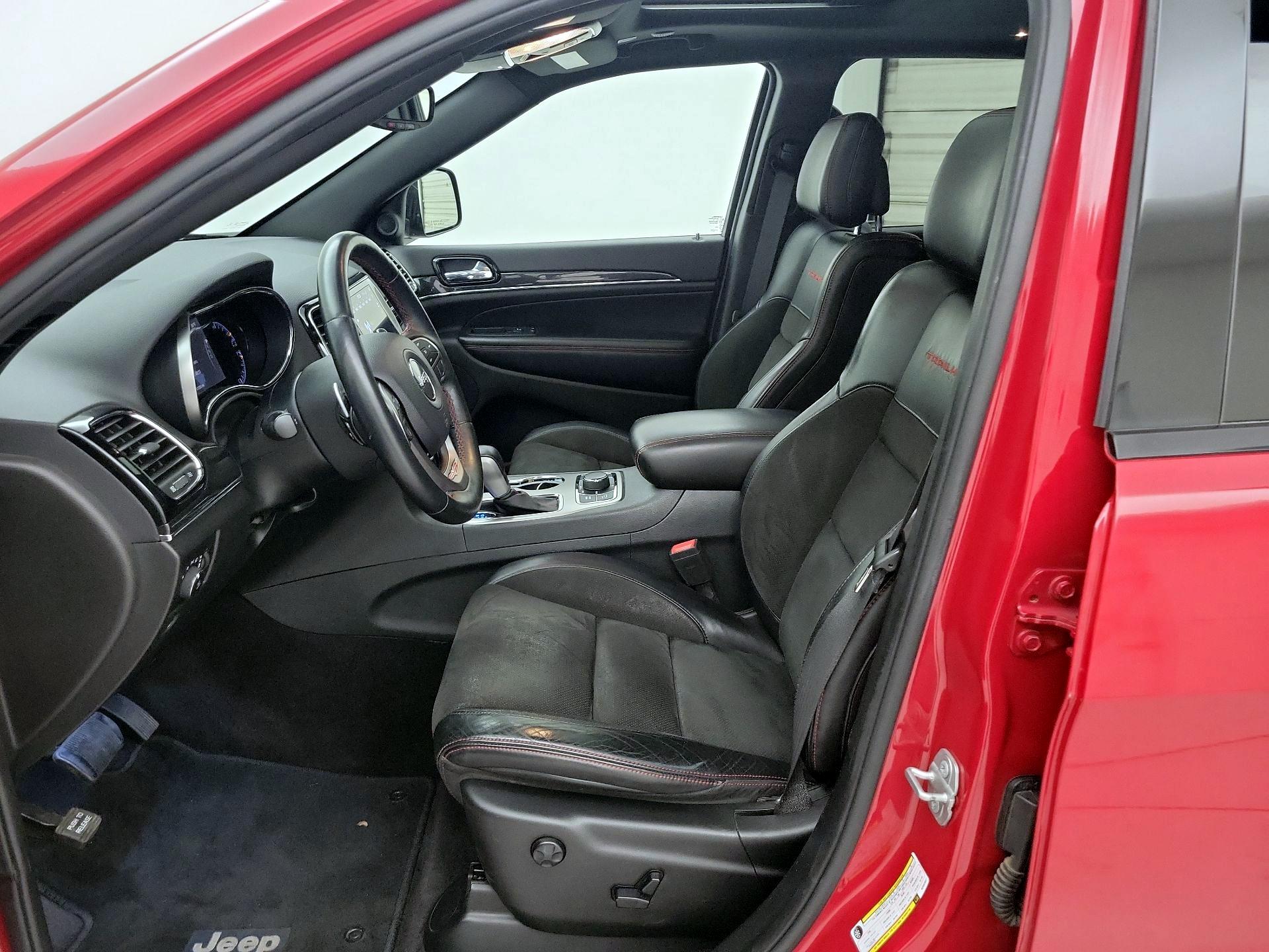 Thumbnail: 2019 Jeep Grand Cherokee - 11