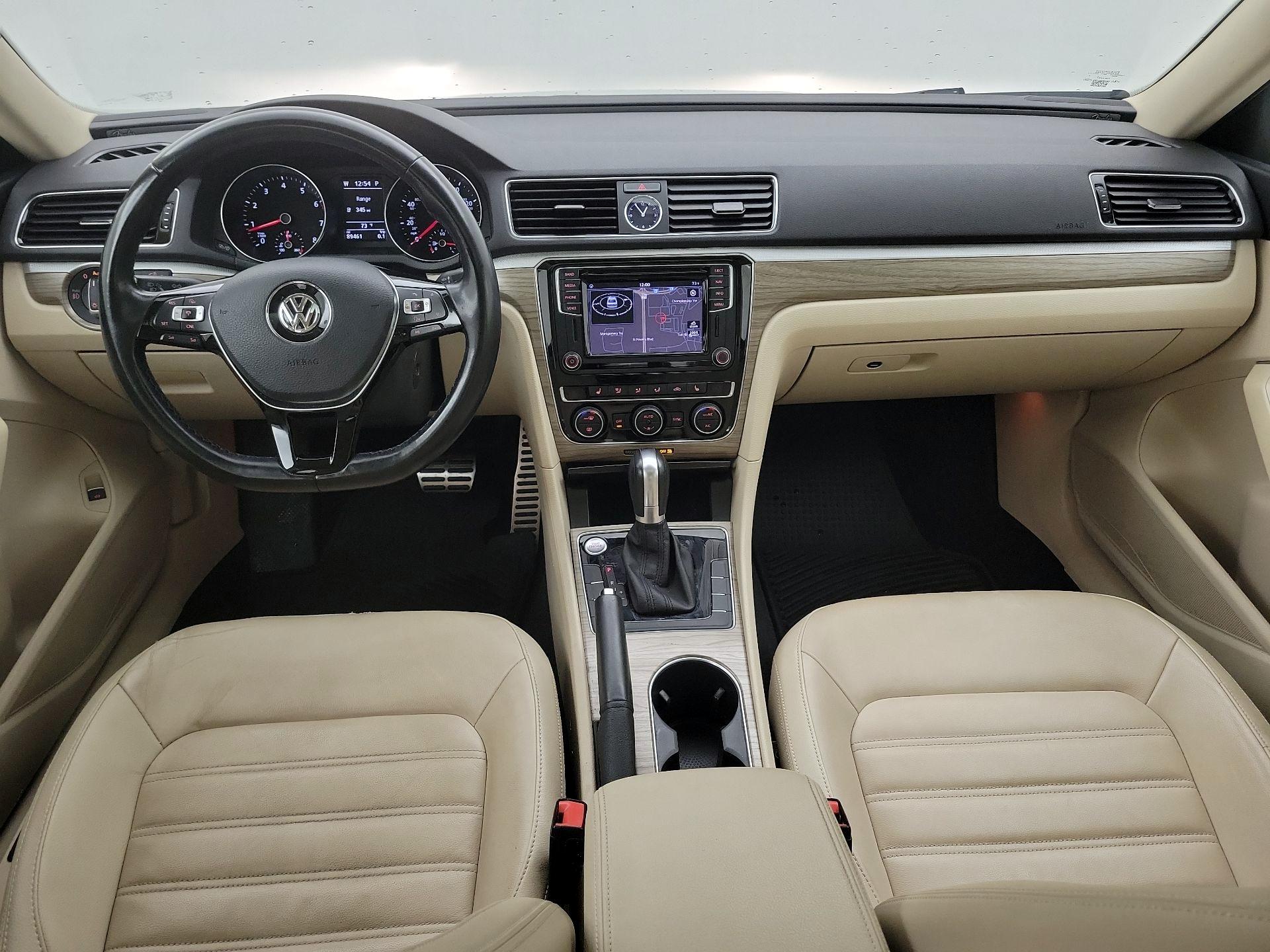 Thumbnail: 2016 Volkswagen Passat - 9