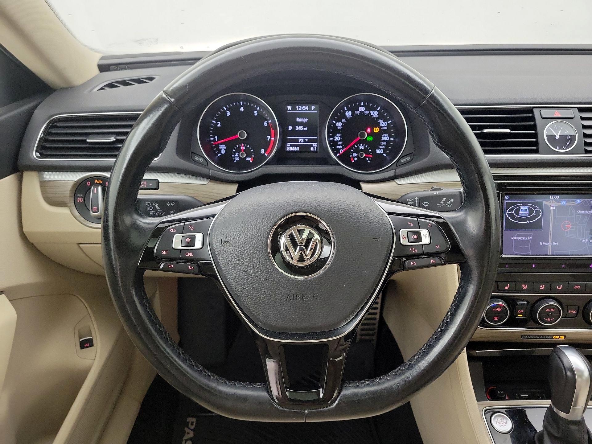 Thumbnail: 2016 Volkswagen Passat - 10