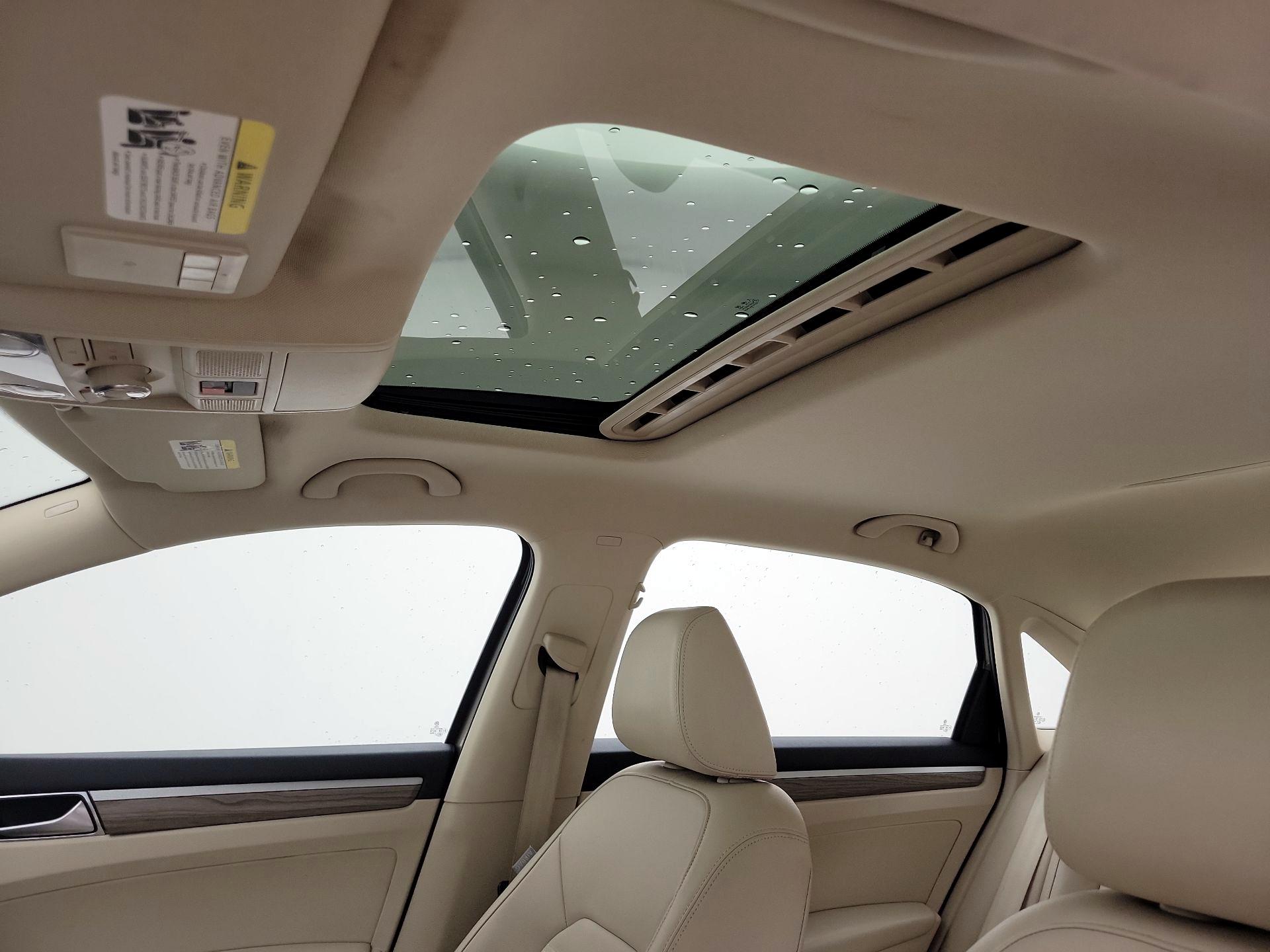 Thumbnail: 2016 Volkswagen Passat - 20