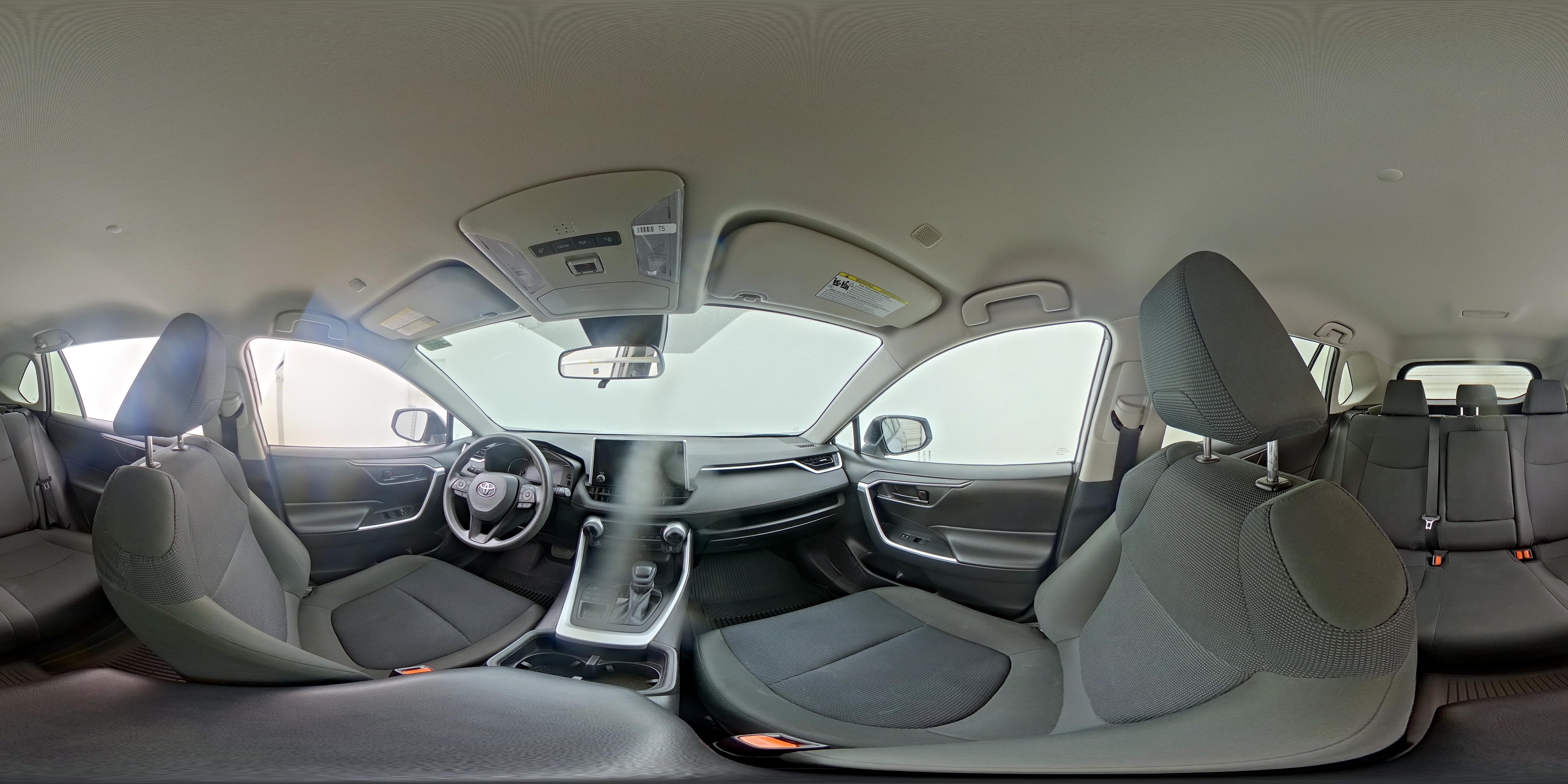 2024 Toyota RAV4 LE - Photo 24