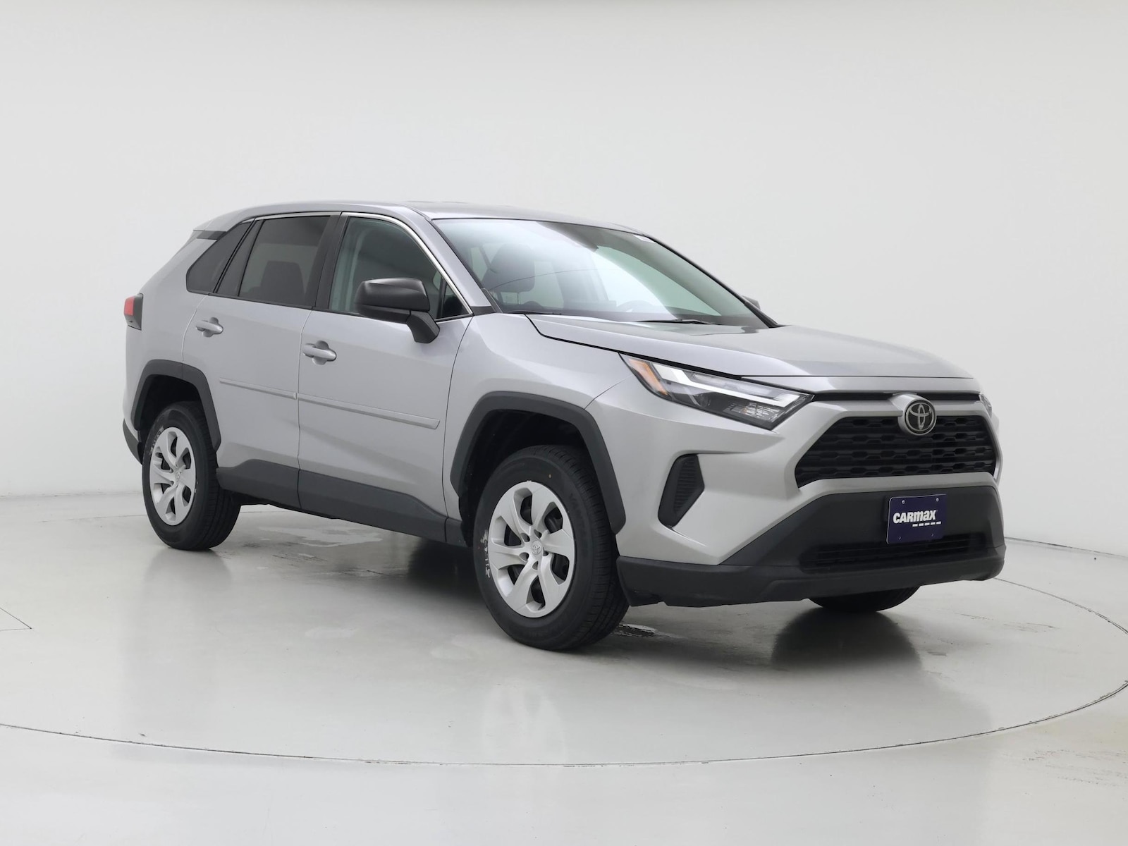 2024 Toyota RAV4 LE - Photo 2