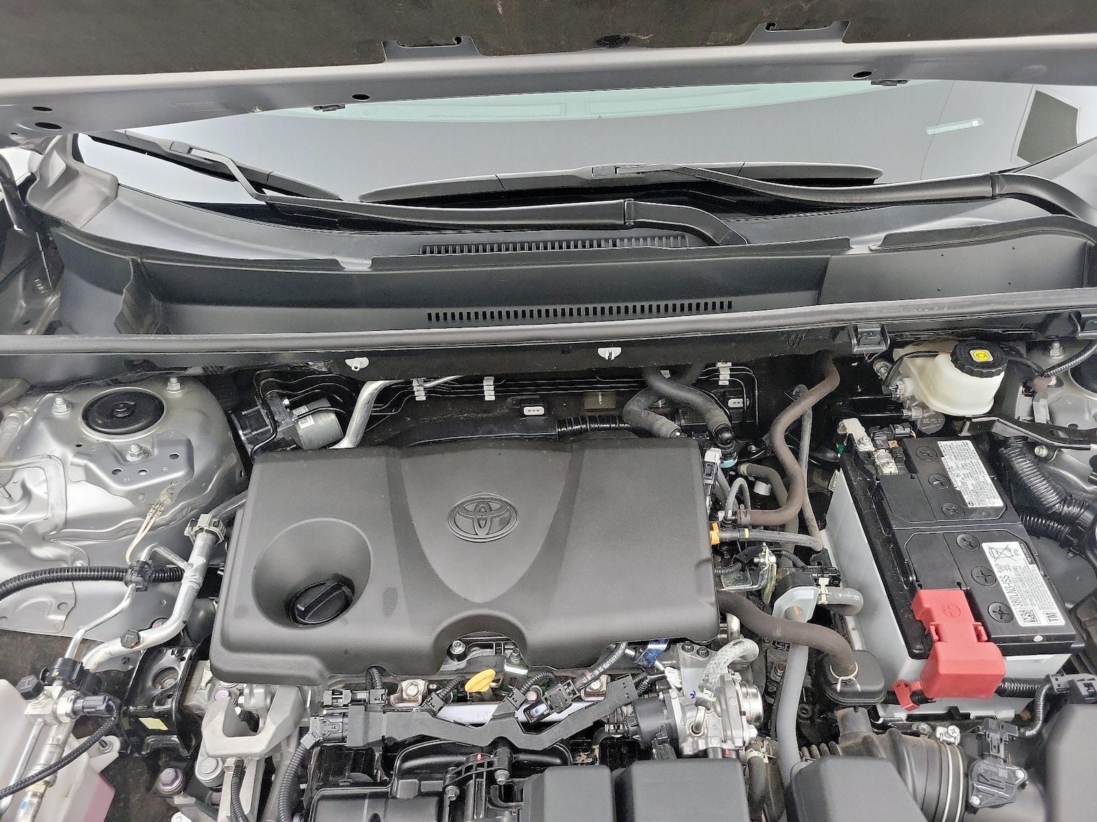 2024 Toyota RAV4 LE - Photo 22