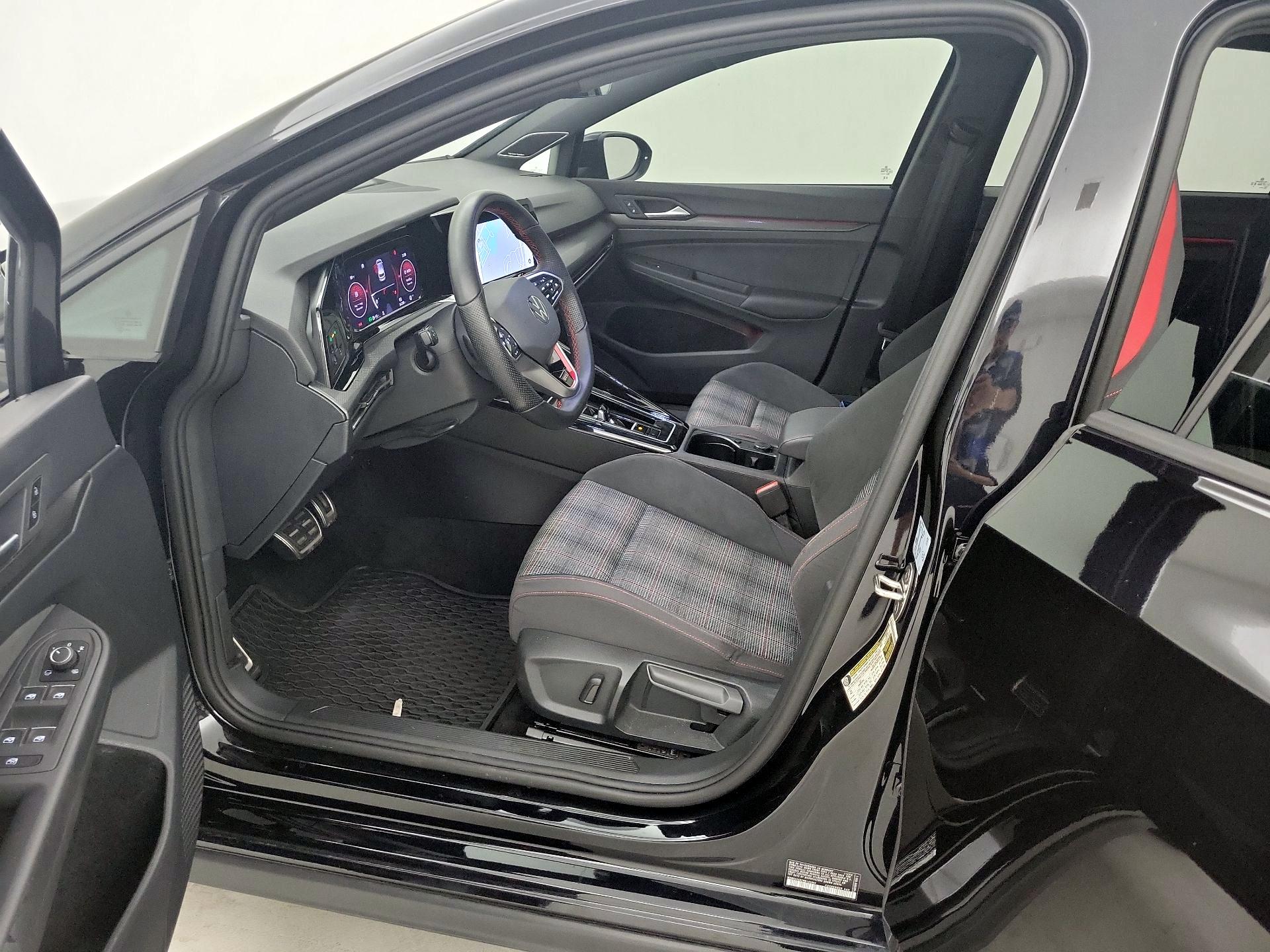 Thumbnail: 2024 Volkswagen Golf - 11