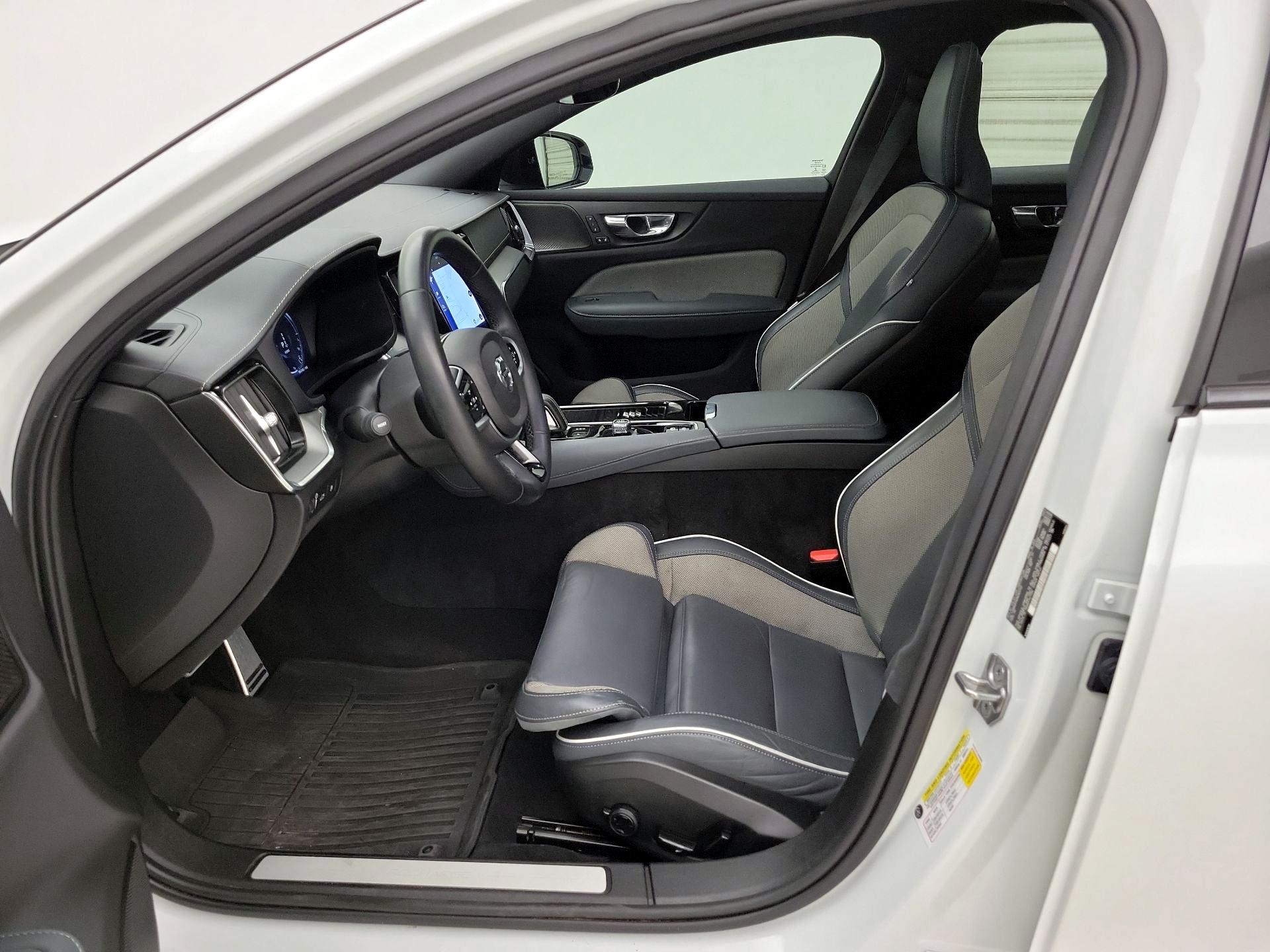 Thumbnail: 2022 Volvo S60 - 11