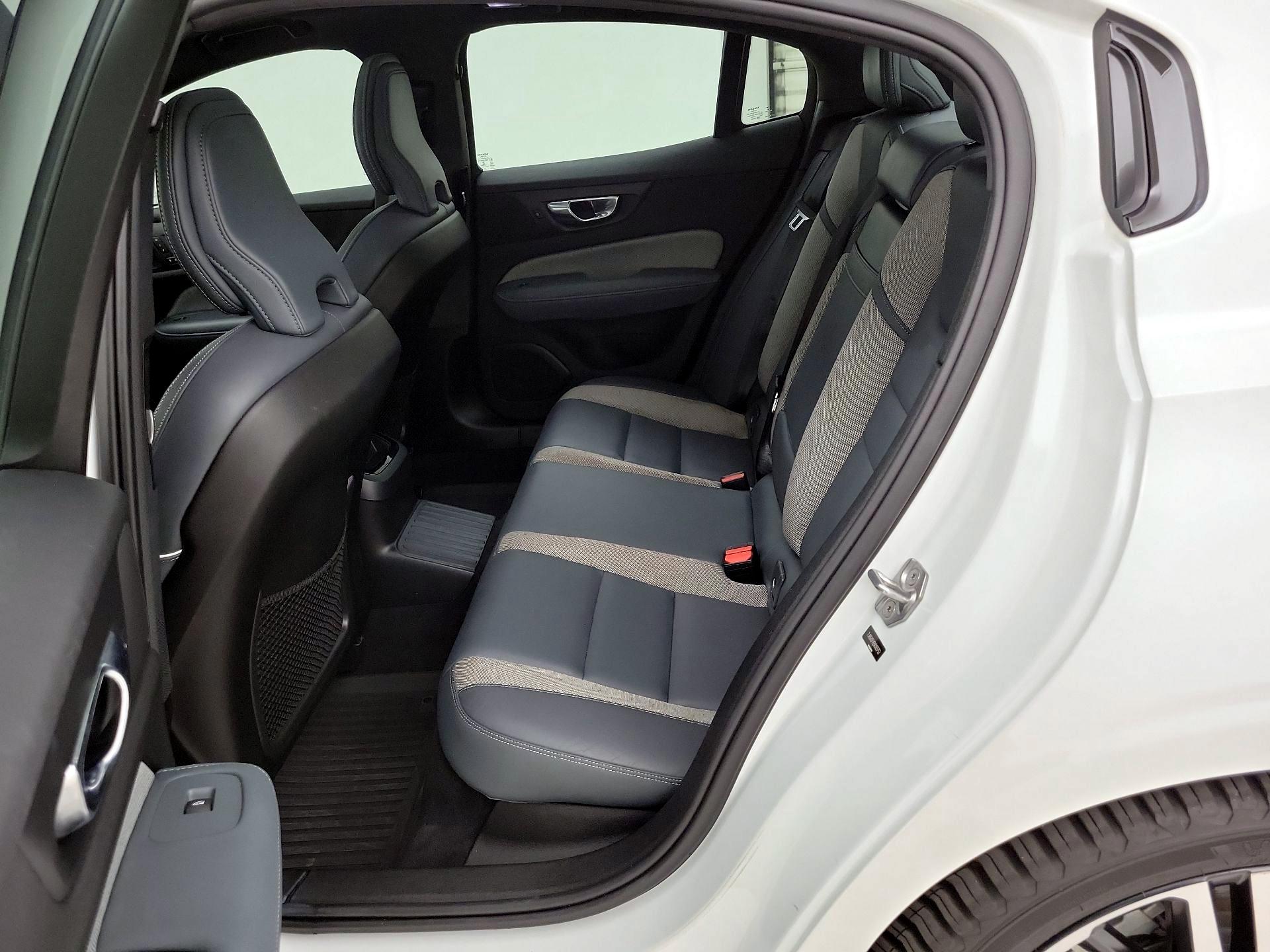 Thumbnail: 2022 Volvo S60 - 20