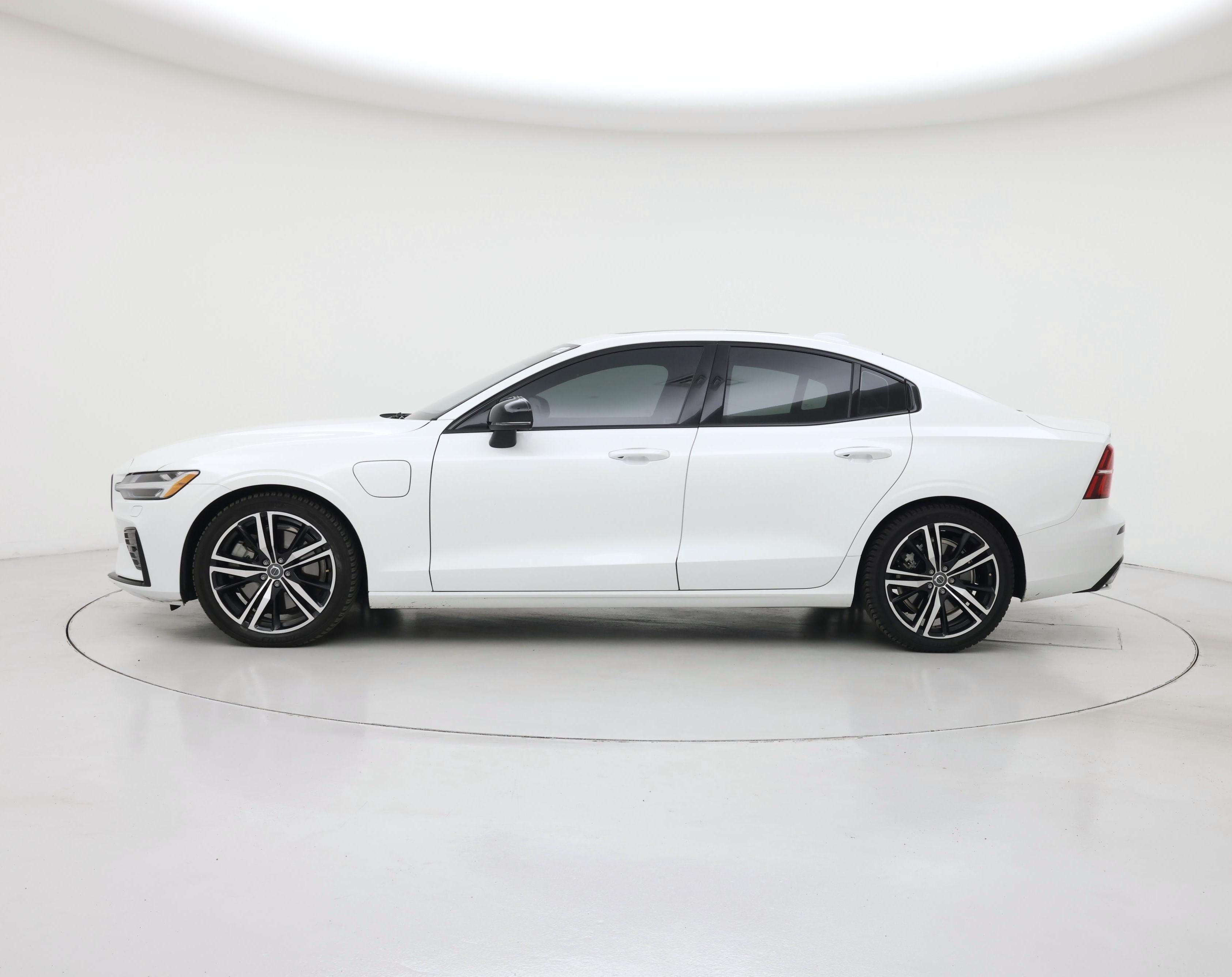 Thumbnail: 2022 Volvo S60 - 3