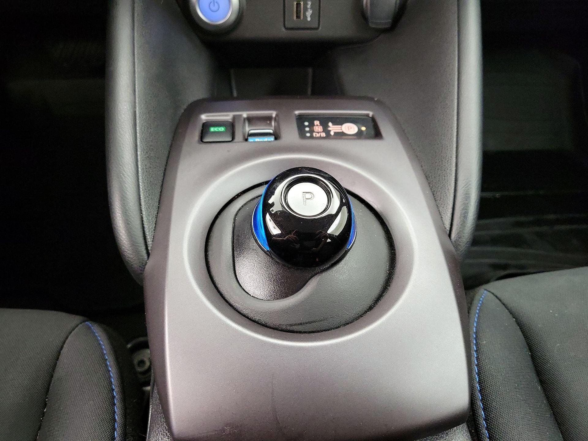 Thumbnail: 2025 Nissan Leaf - 17