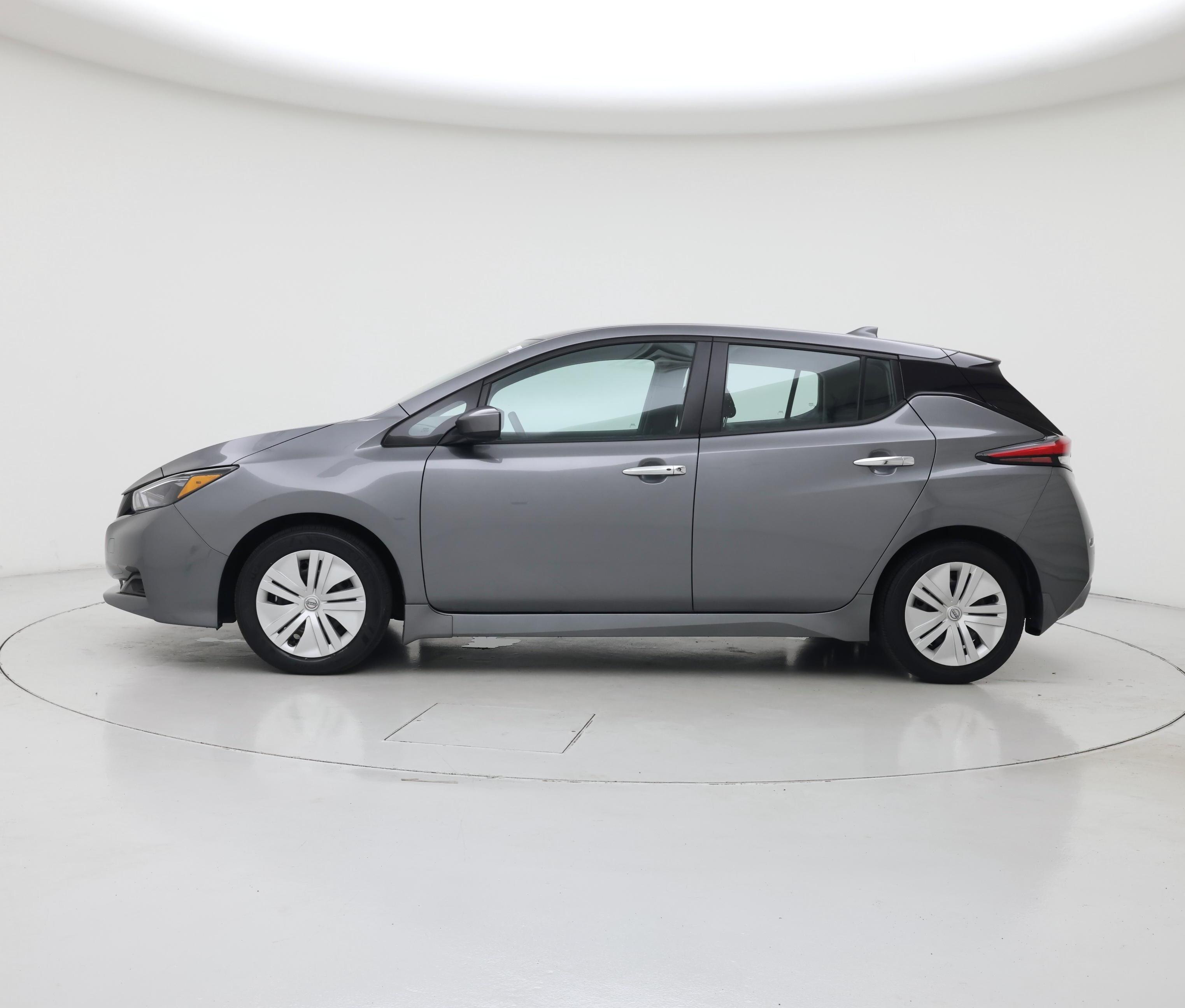 Thumbnail: 2025 Nissan Leaf - 3