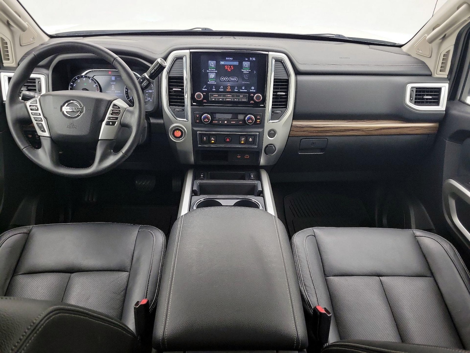 2020 Nissan Titan SL - Photo 10